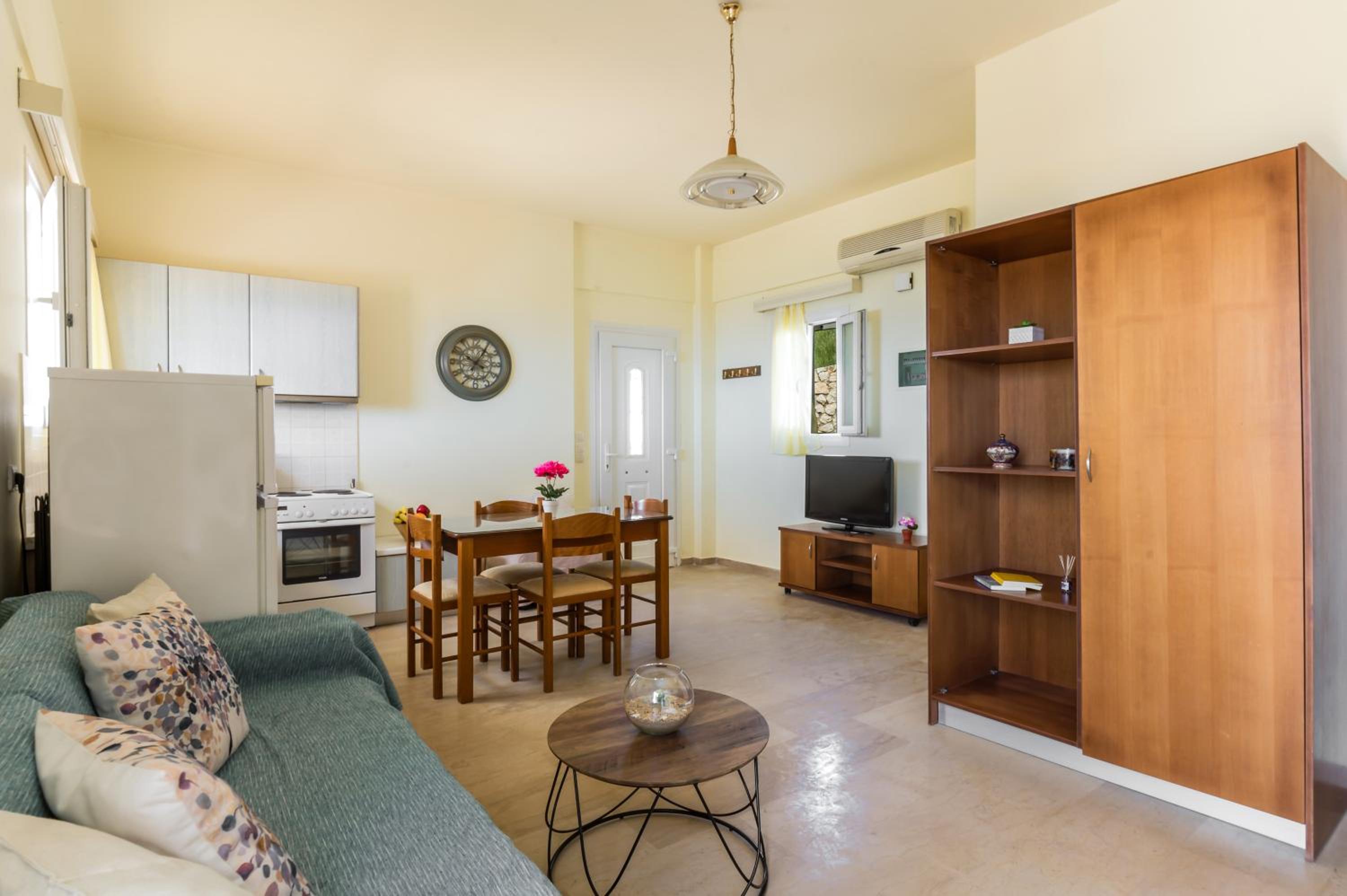 Two Bedroom Maisonette (2-6 Adults) photo 1