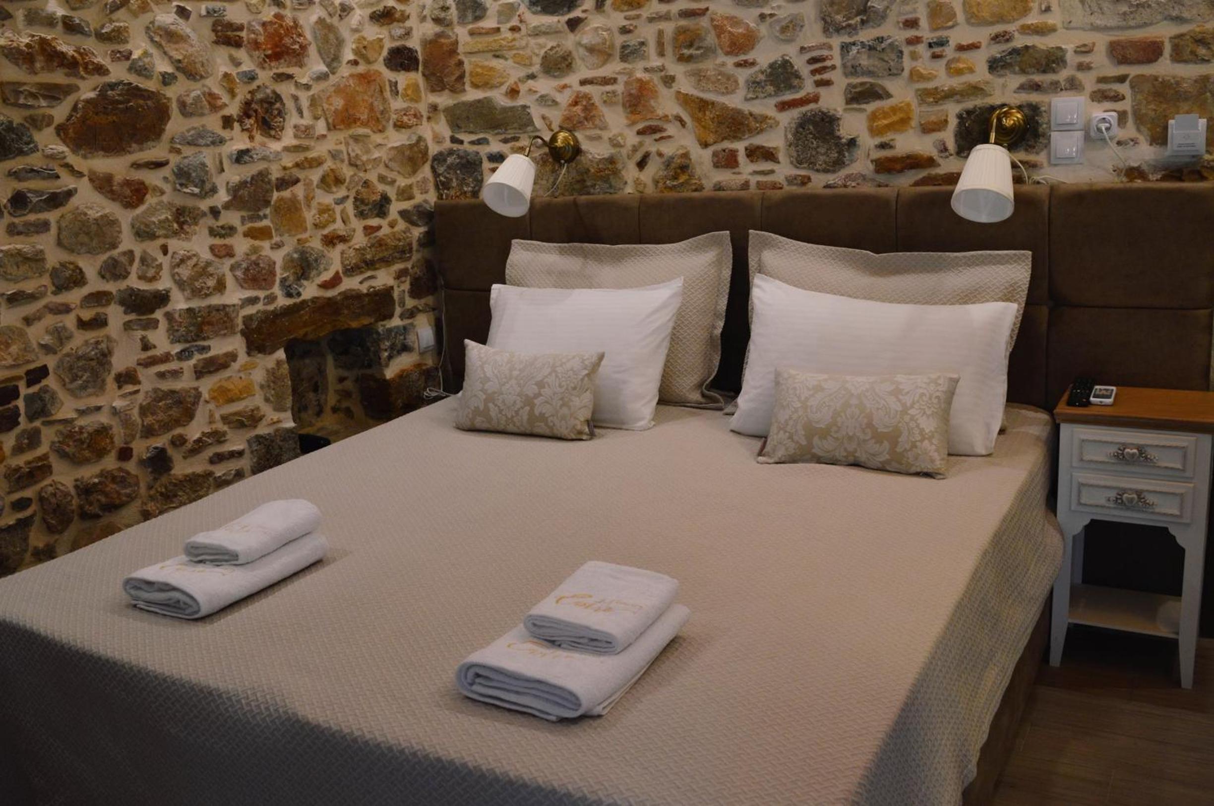 Deluxe Double or Twin Room with Balcony - Photo 5