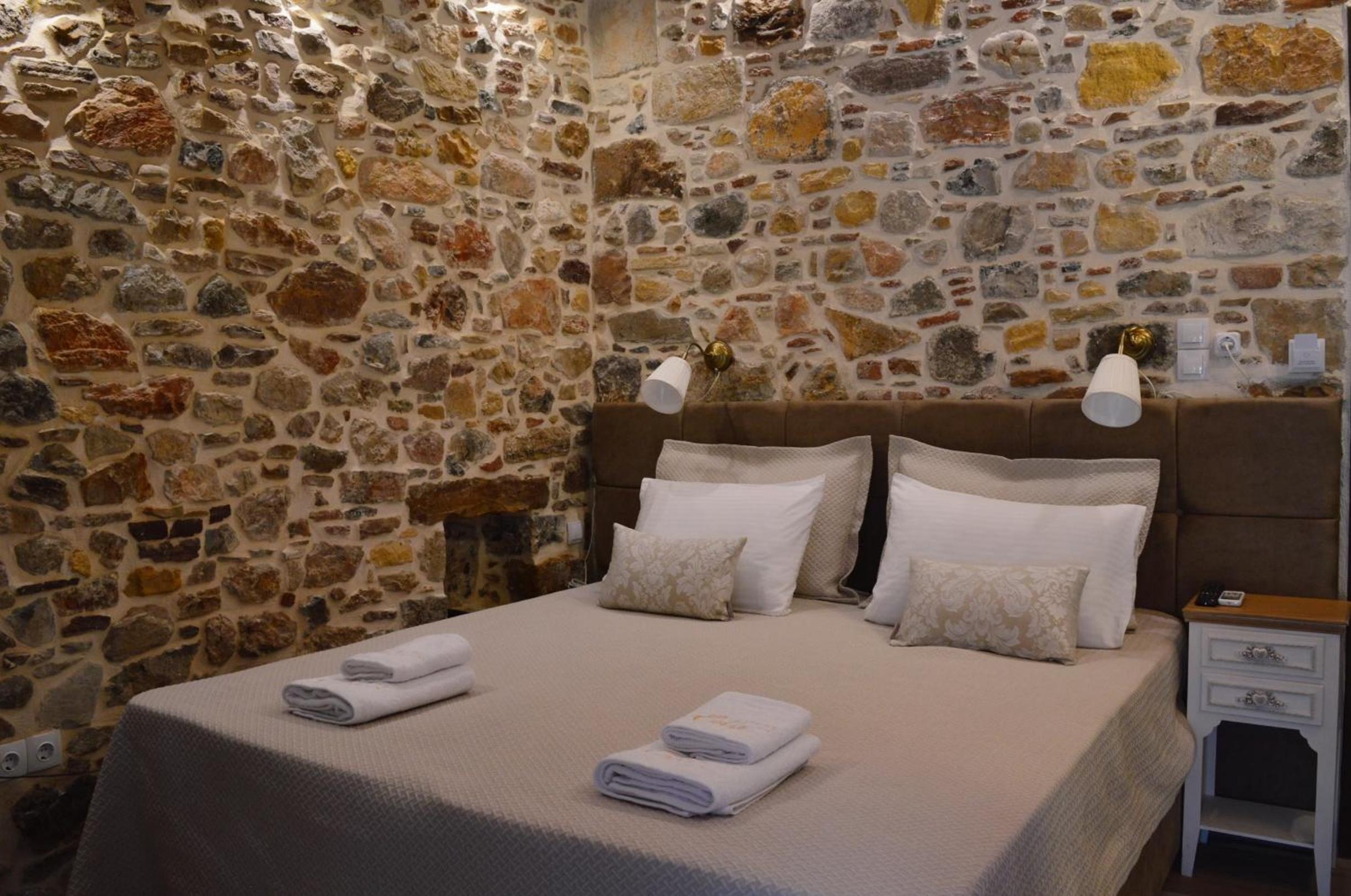 Deluxe Double or Twin Room with Balcony - Photo 1