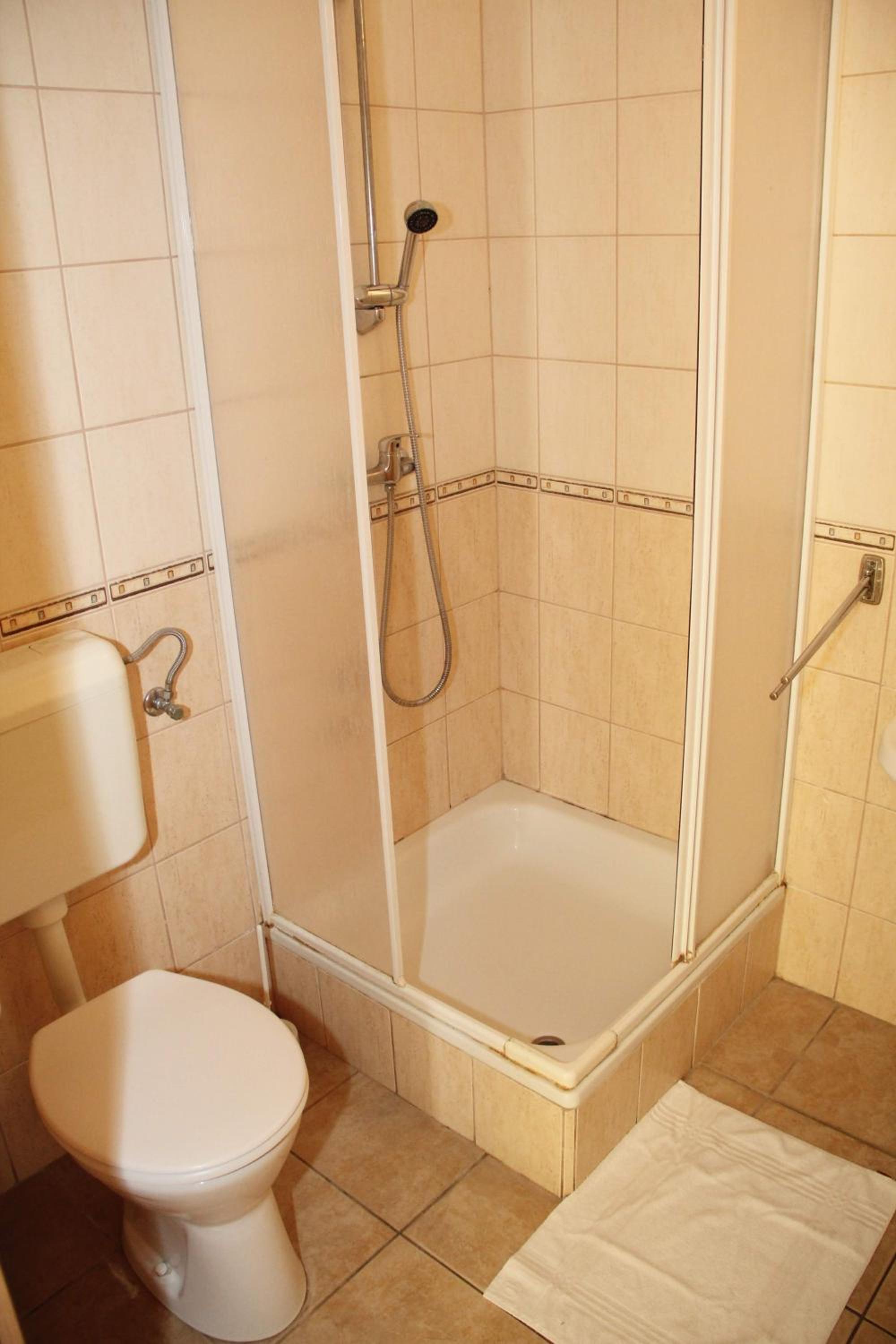One-Bedroom Apartment (2 Adults) - Photo 26