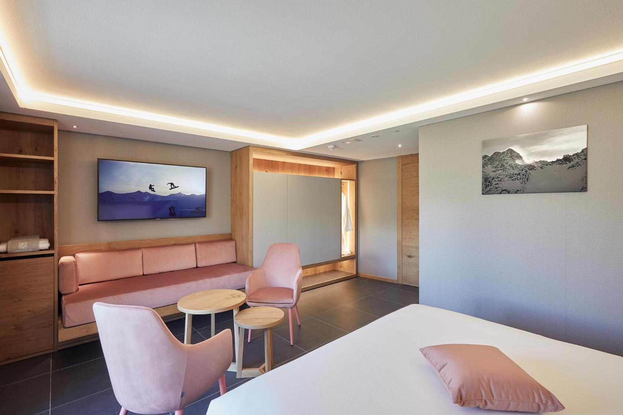 Deluxe Triple Room photo 2