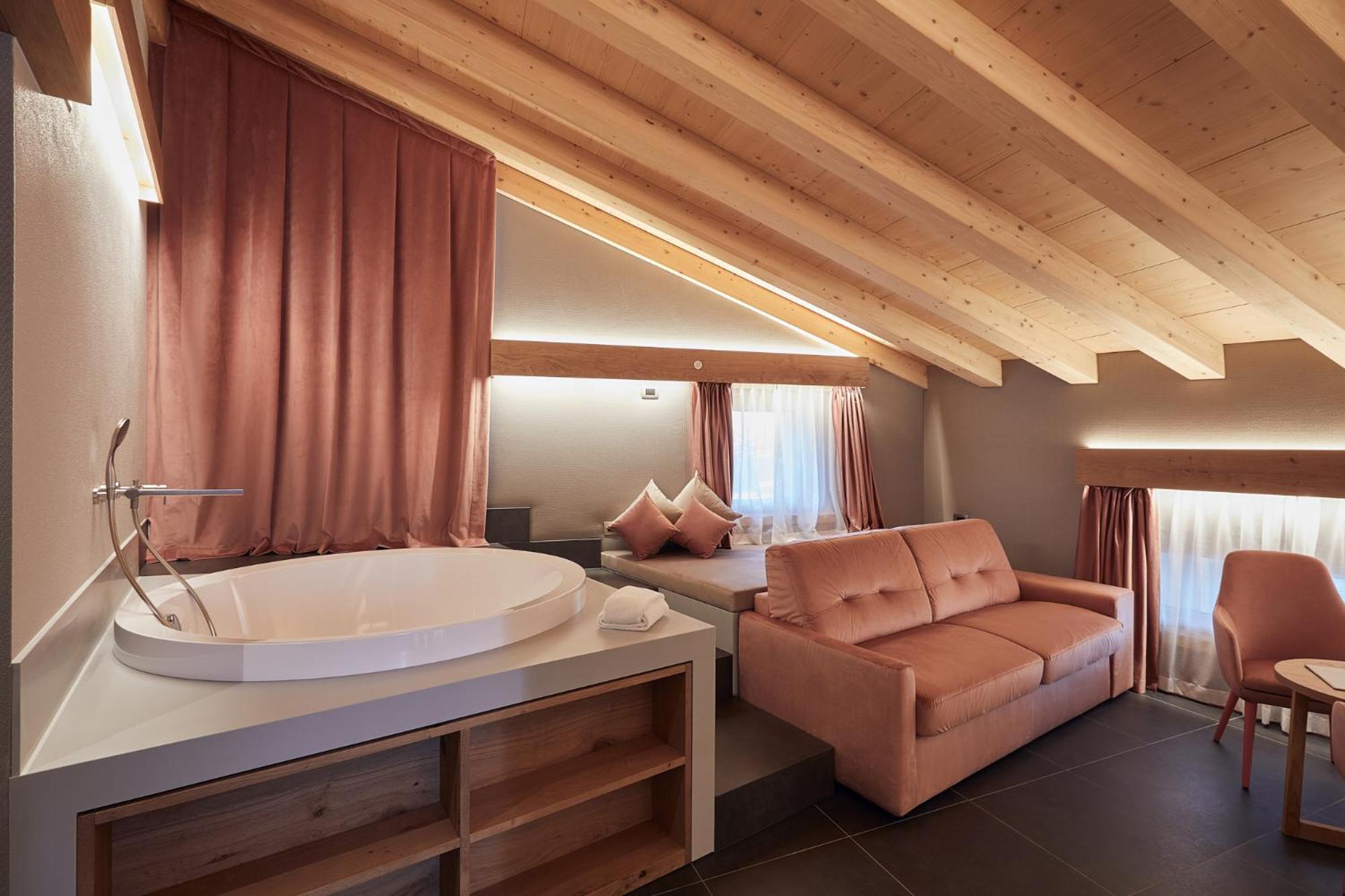 Suite with Mountain View photo 2