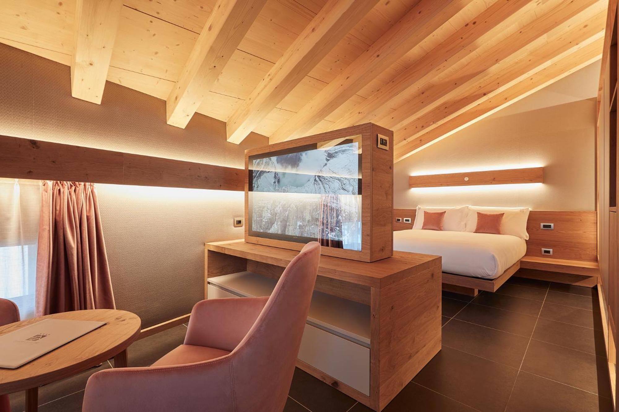 Suite with Mountain View photo 1