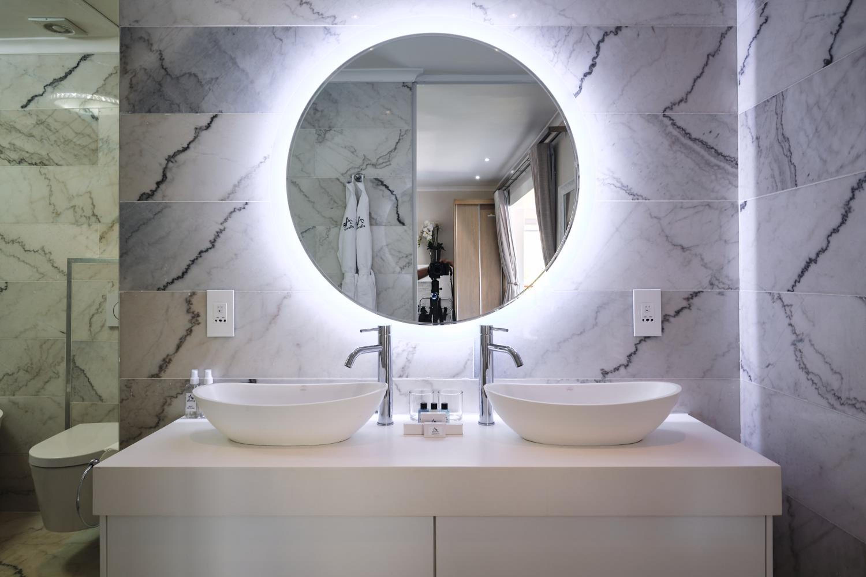 Premier Suite - Photo 5