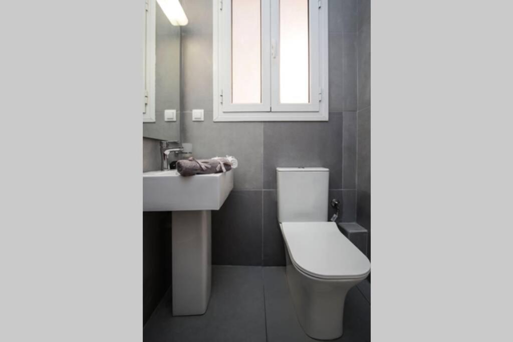 One-Bedroom Apartment - Photo 6