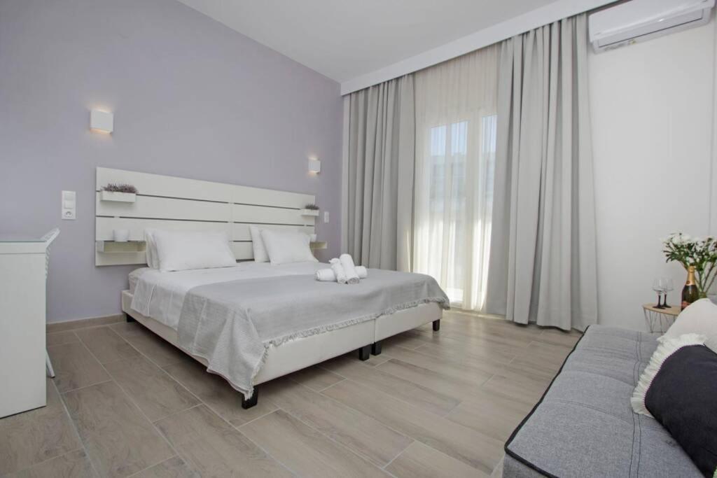 One-Bedroom Apartment - Photo 8