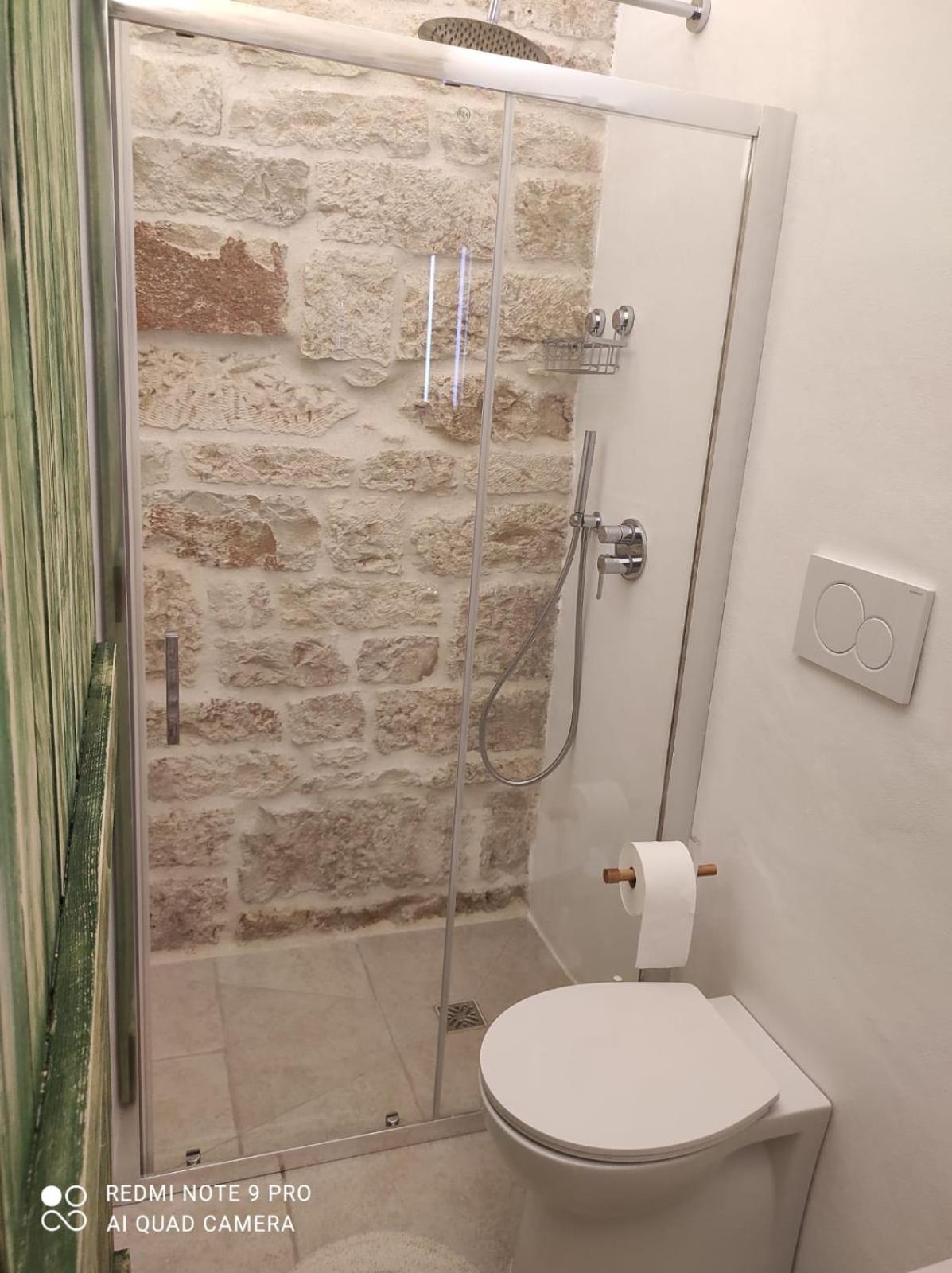 Suite - Photo 12