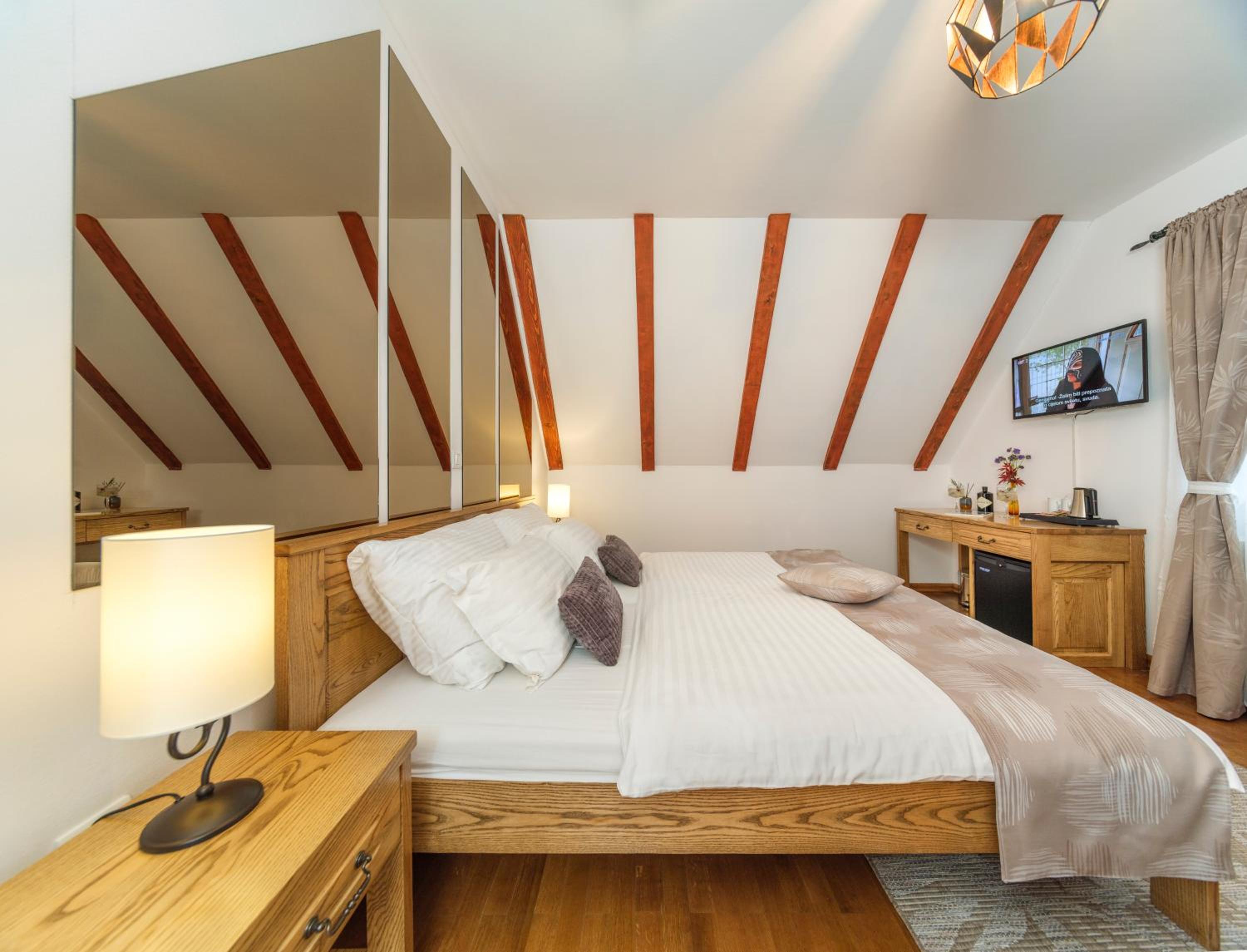 Deluxe Double Room photo 3