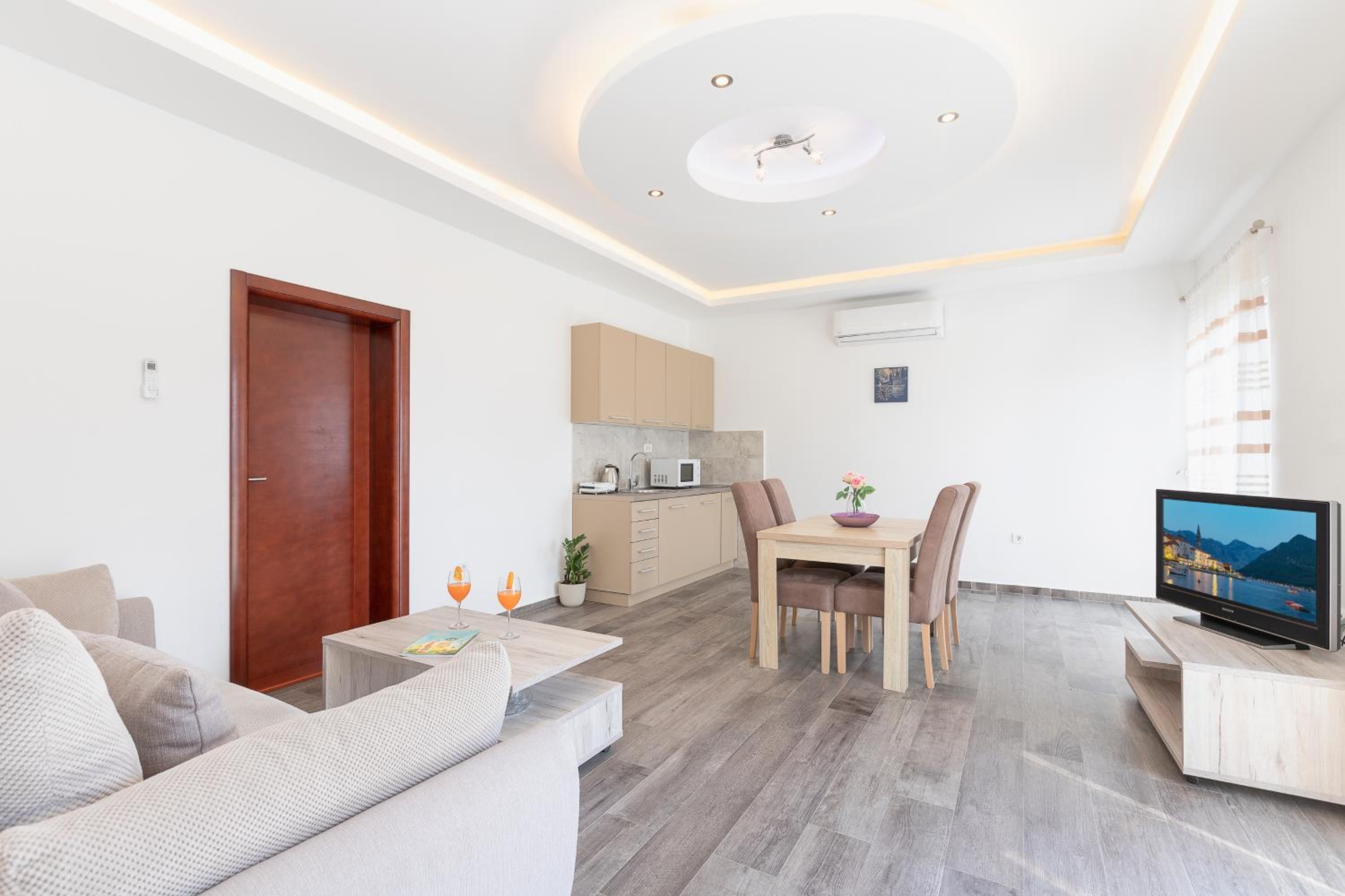 Deluxe Apartment