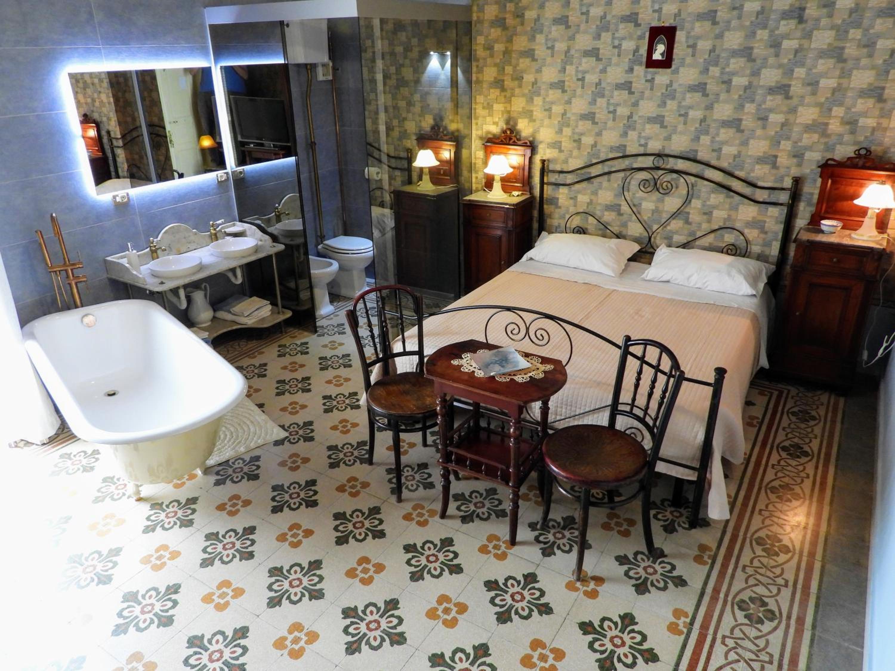 Junior Suite with Balcony photo 2