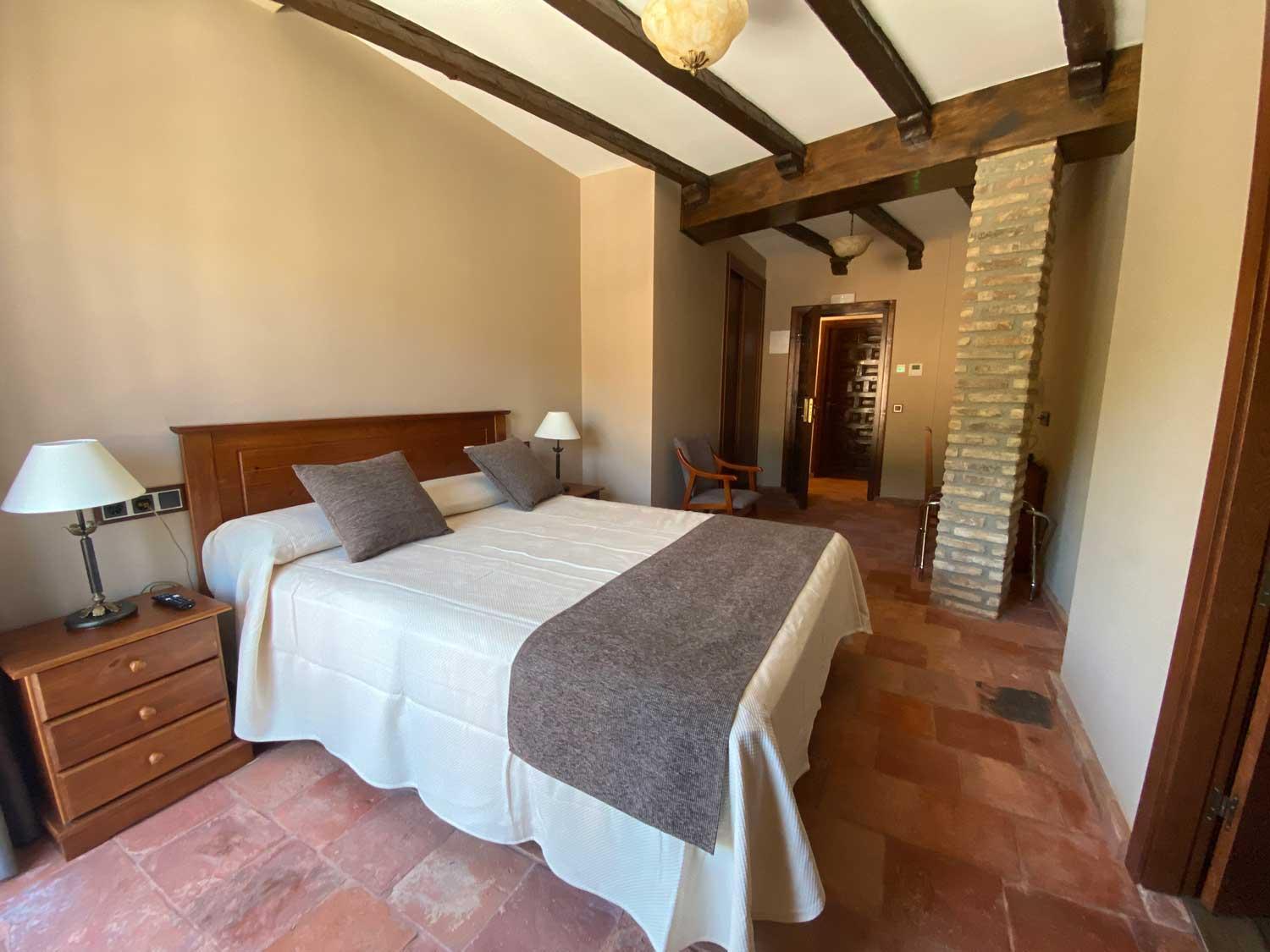 Habitación Doble con Balcón (2 adultos + 1 niño)
