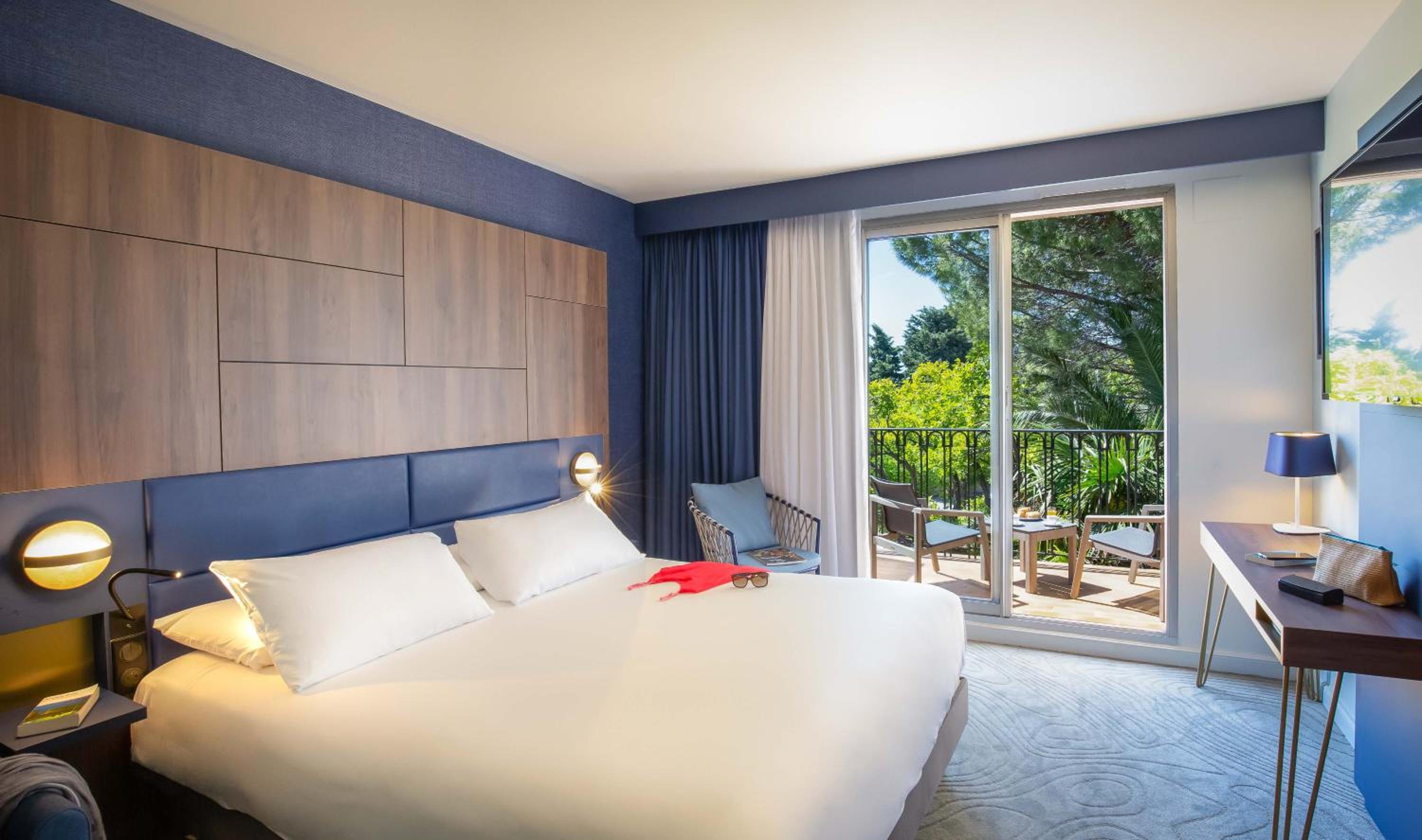 Privilege Double Room with Balcony and Garden View thumbnail 5