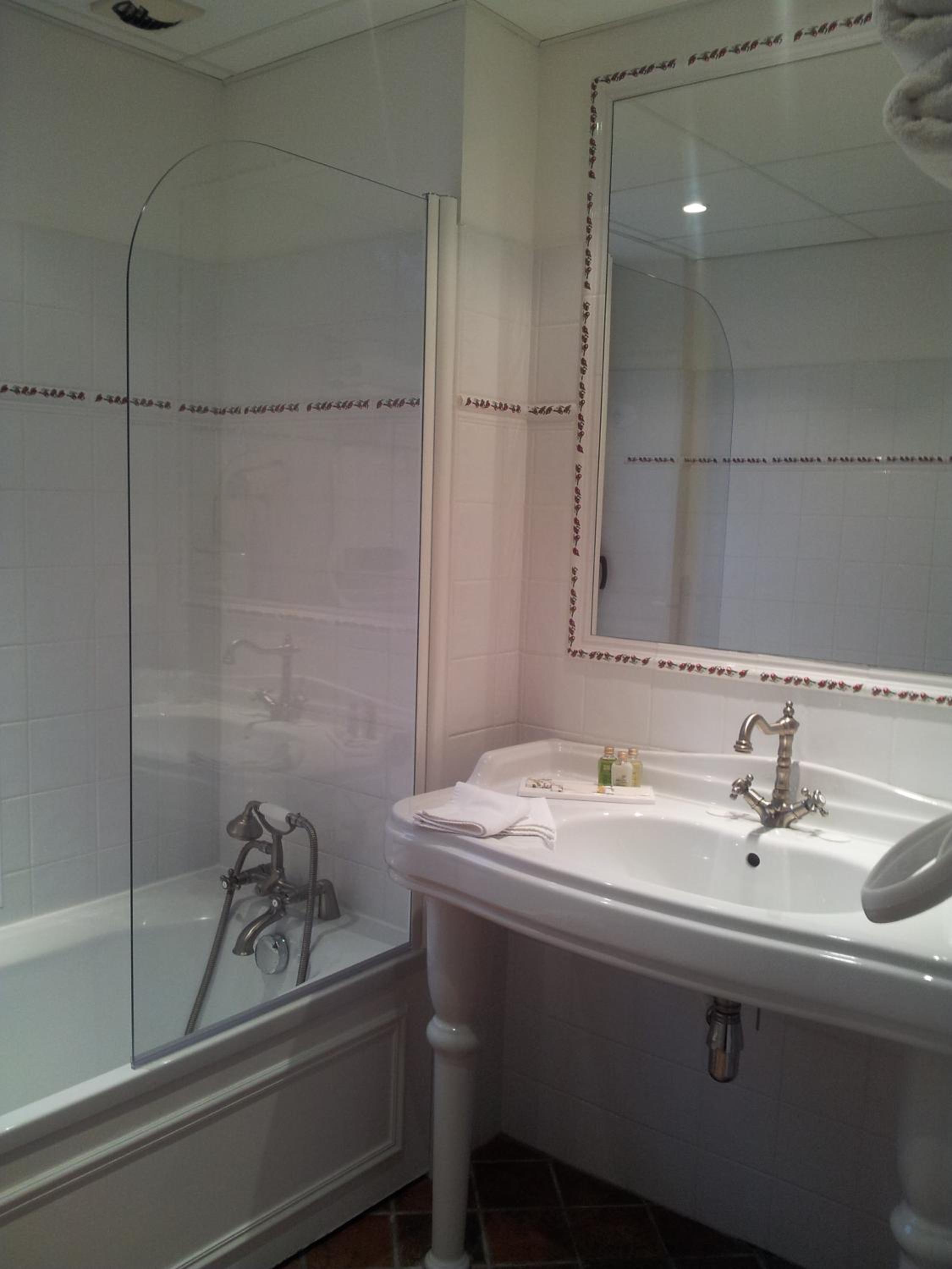 Deluxe Double Room - Attic Symphony photo 3
