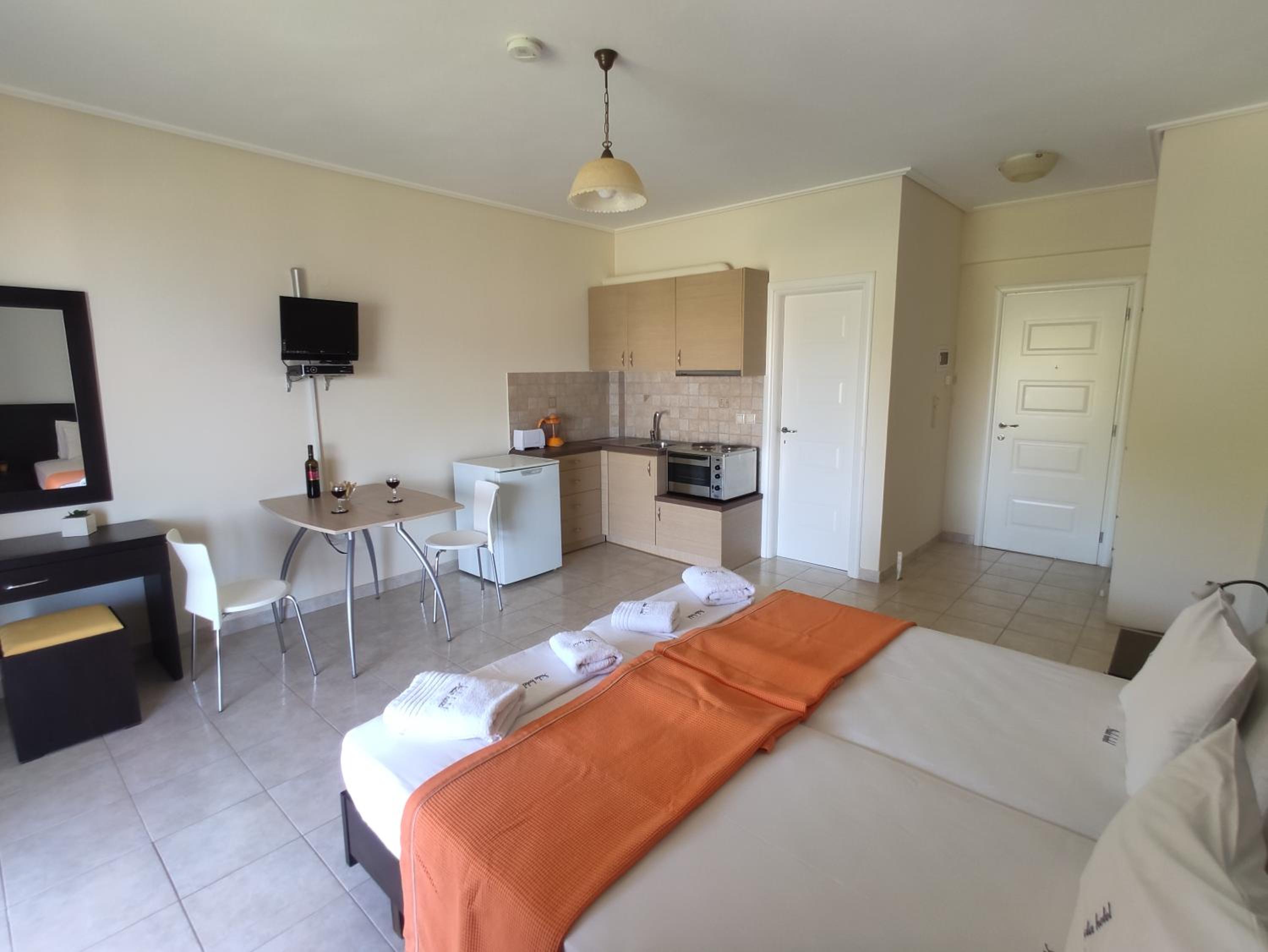 Studio with Sea View (2 Adults) - Photo 3