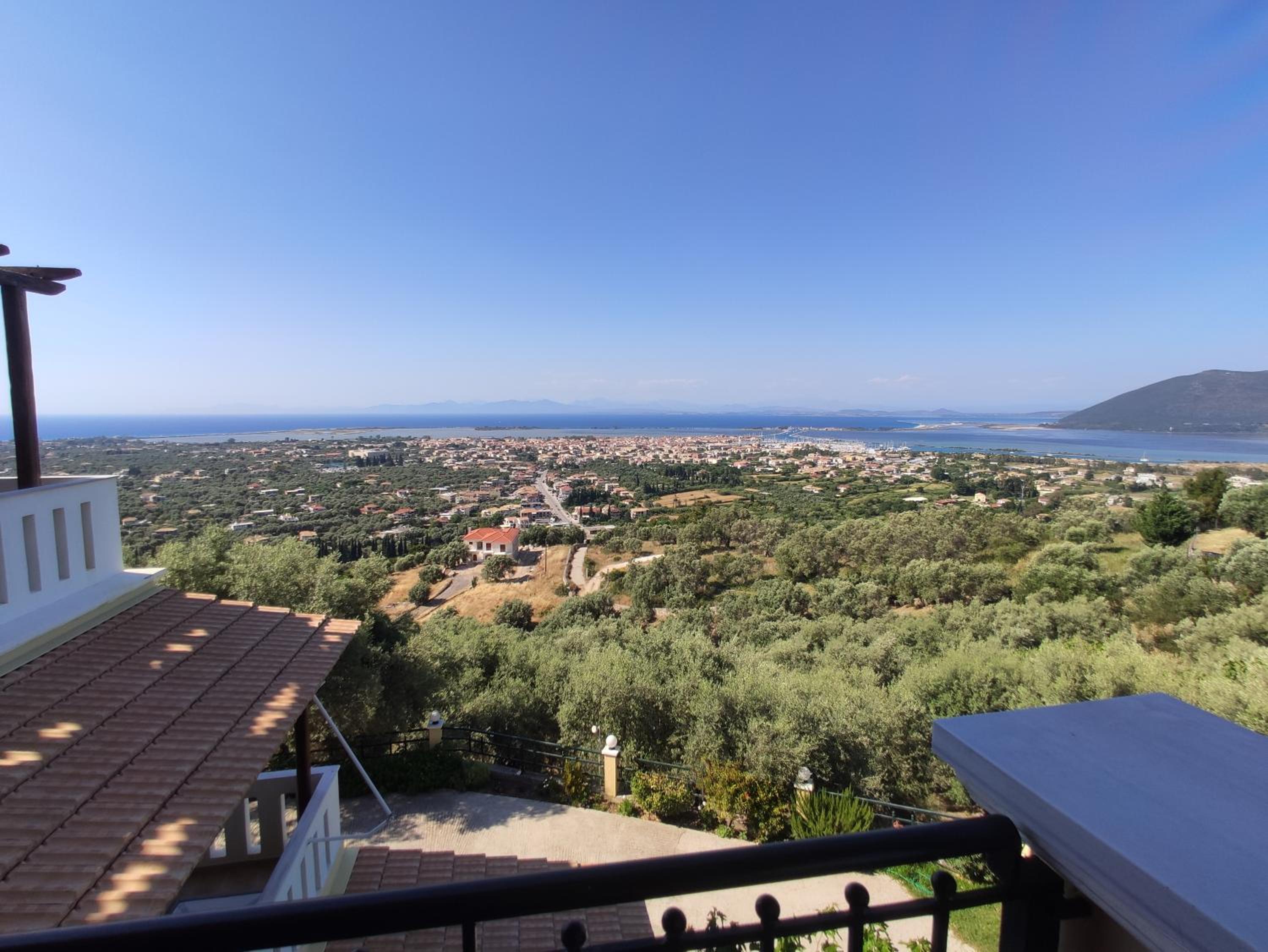 Studio with Sea View (2 Adults) - Photo 7