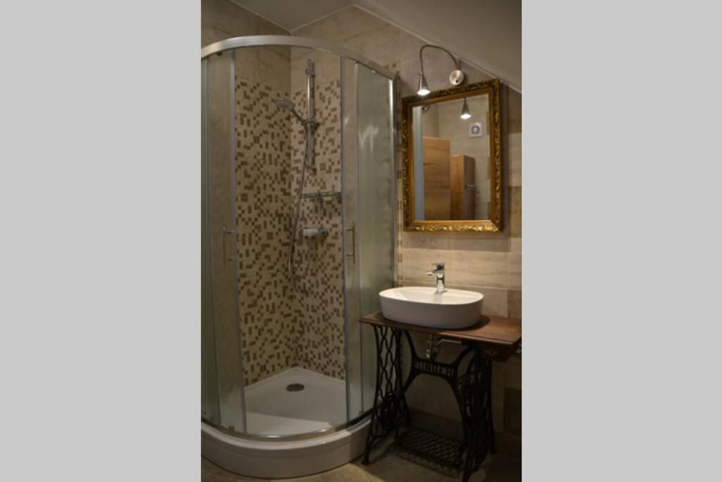 Three-Bedroom Apartment - Photo 6