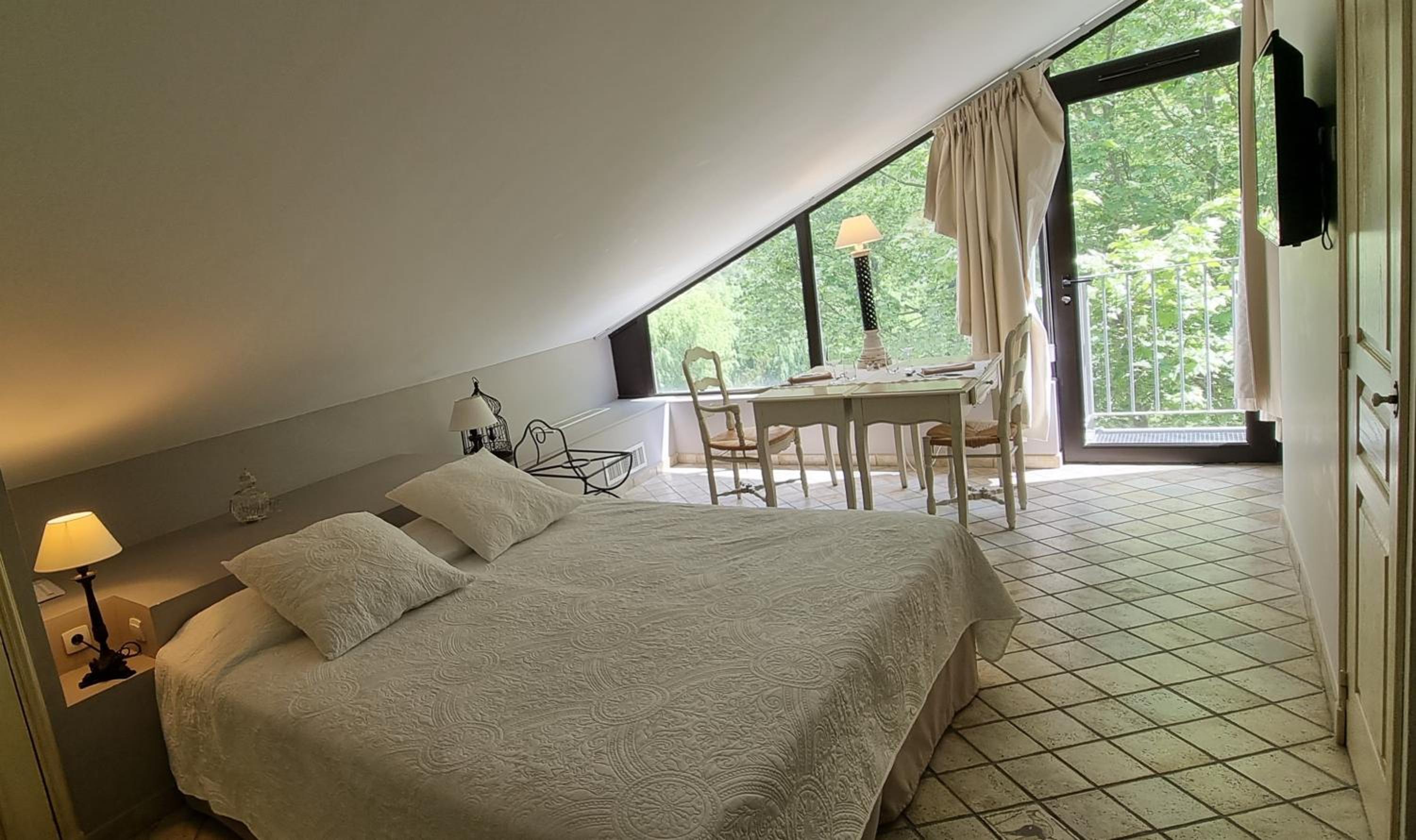 Deluxe Double Room - Attic Symphony photo 2