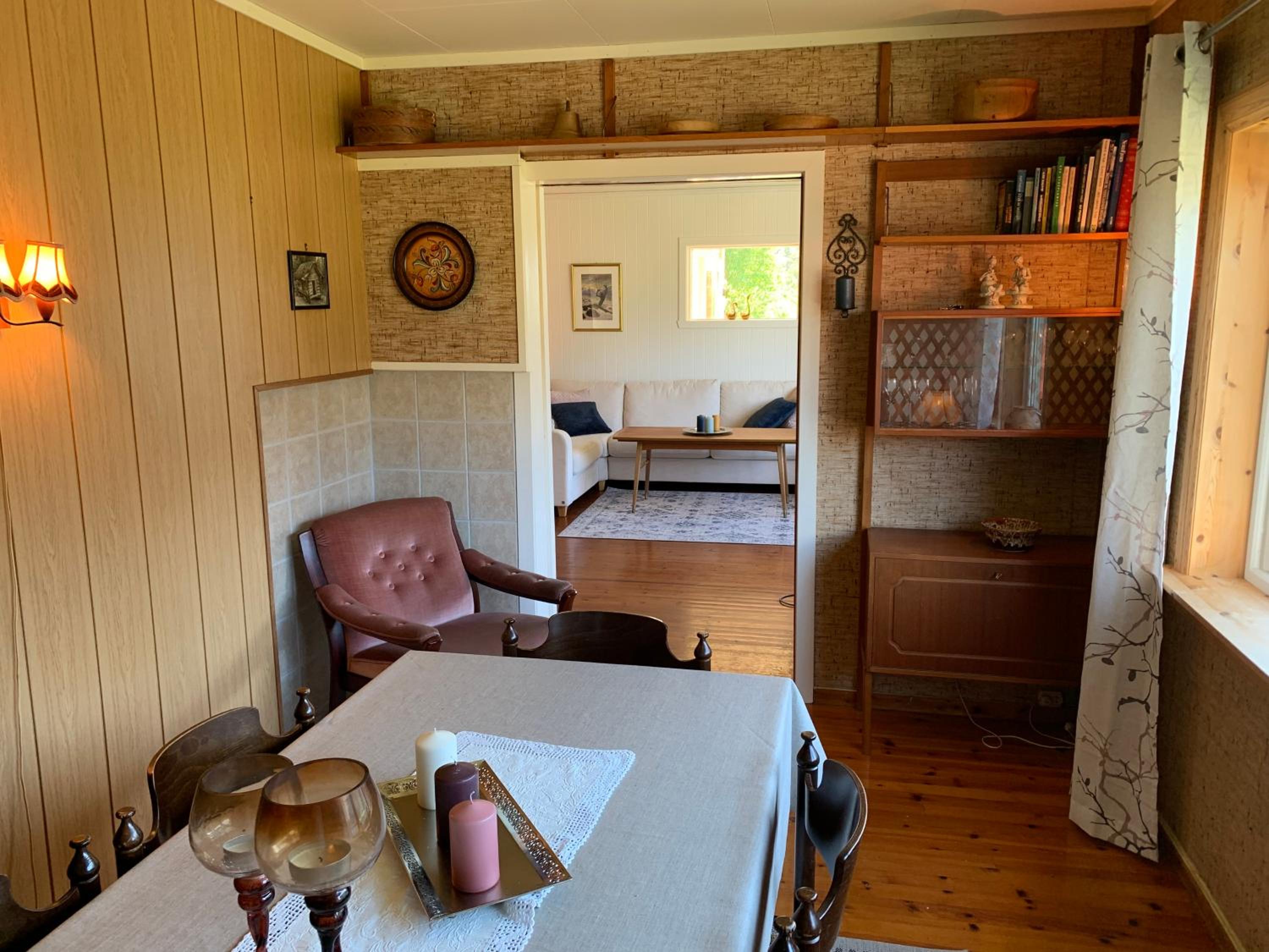 Five-Bedroom House photo 1