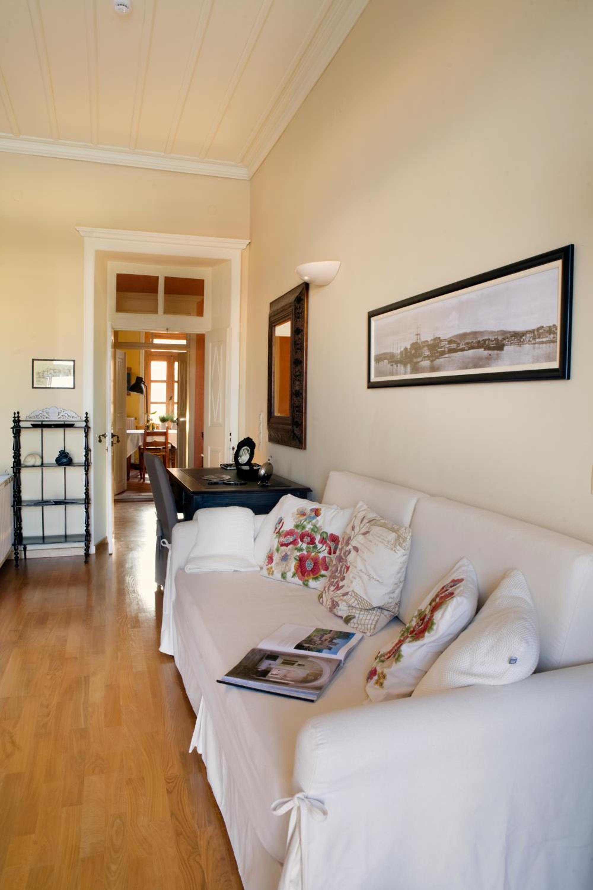 4-Bedroom Apartment with Terrace