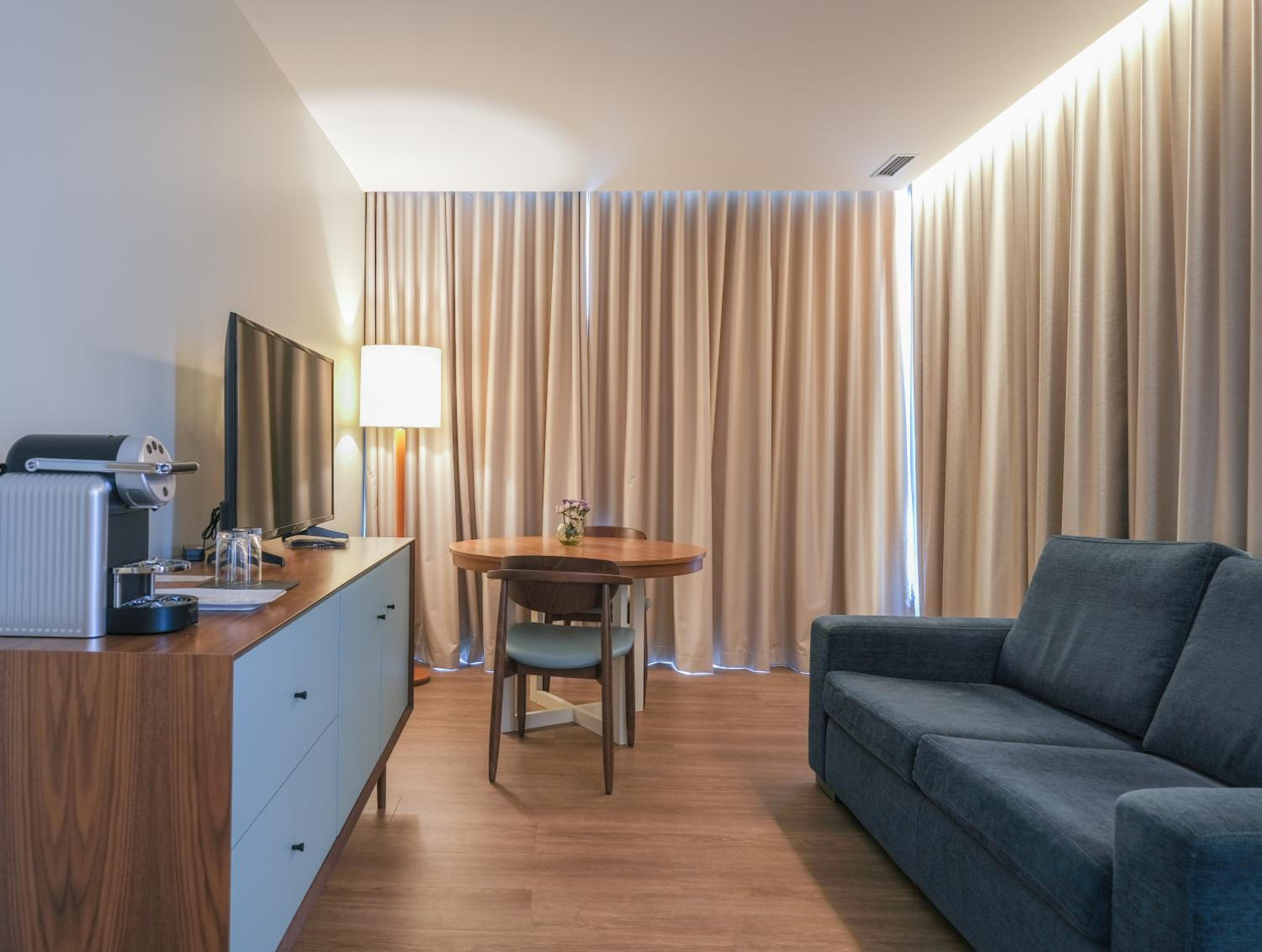 Suite with Terrace - Photo 5