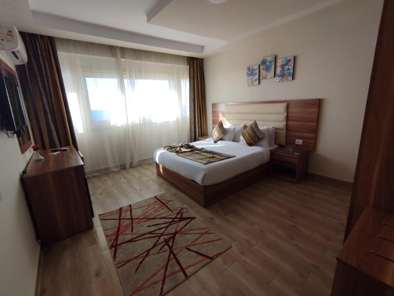 Royal Suite Direct Sea View (Egyptians & Resident Foreigners only) photo 3