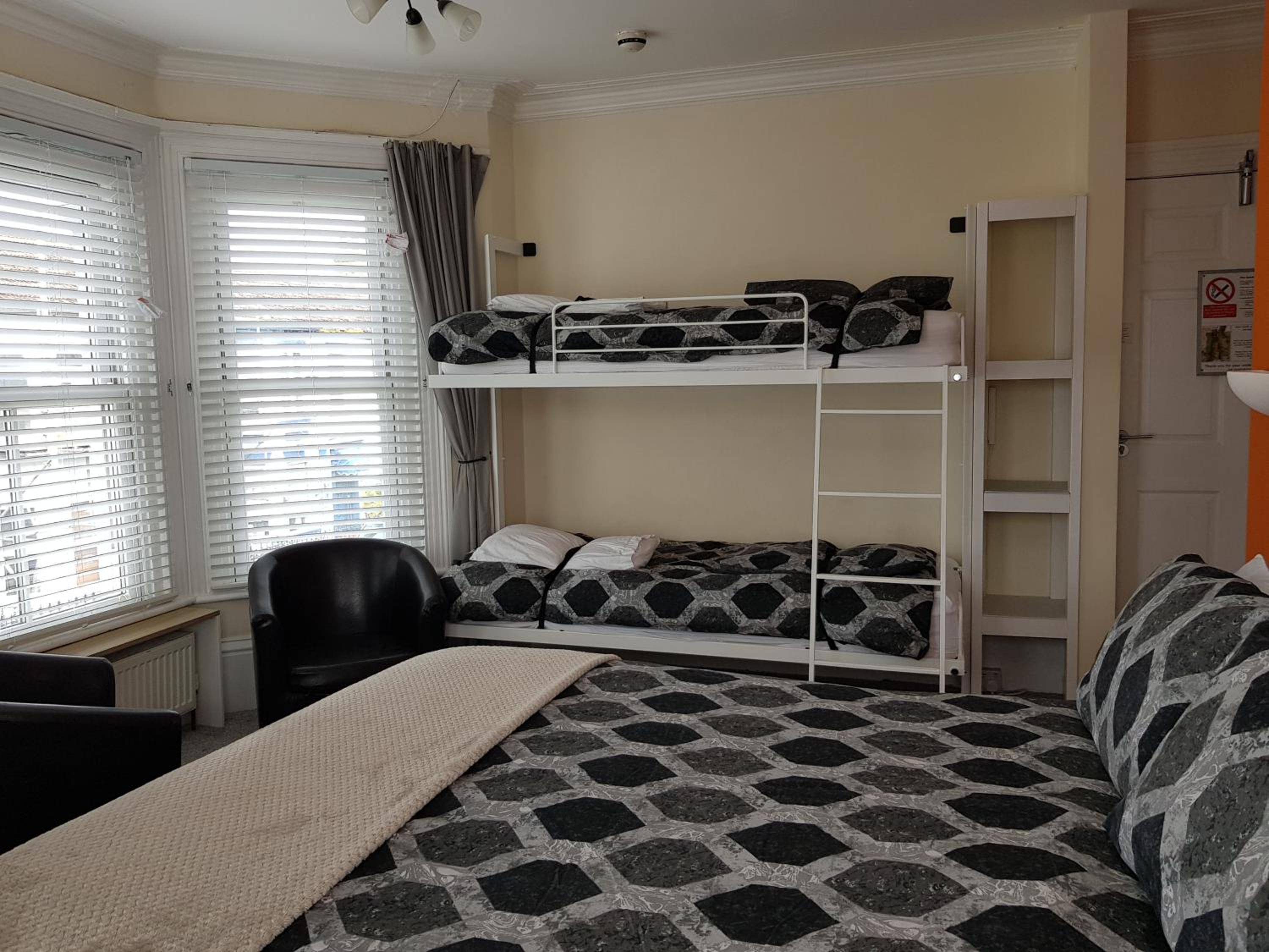 Standard Family Room - Photo 8