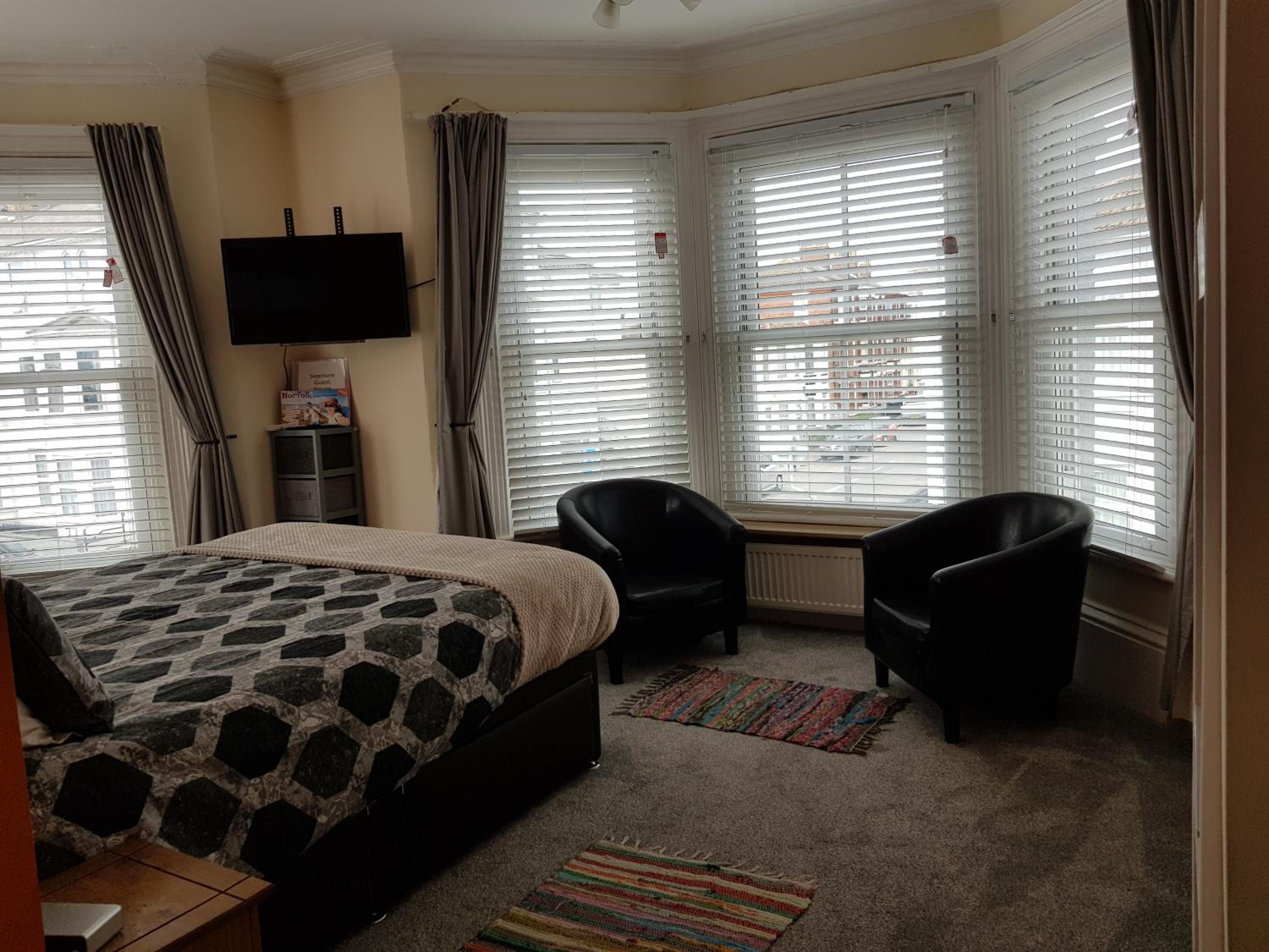 Standard Family Room - Photo 7