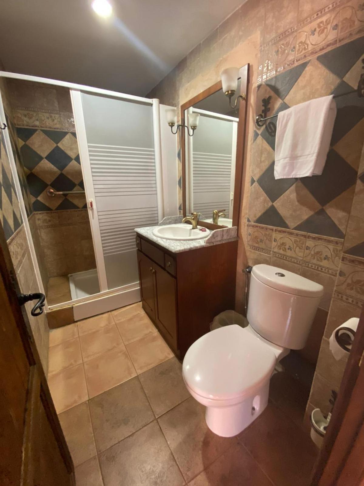 Double Room With Private Bathroom photo 2