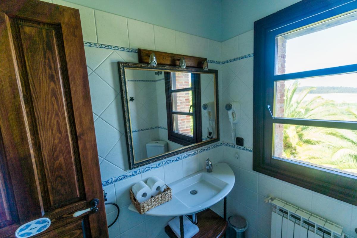 Double or Twin Room with Bathroom photo 2
