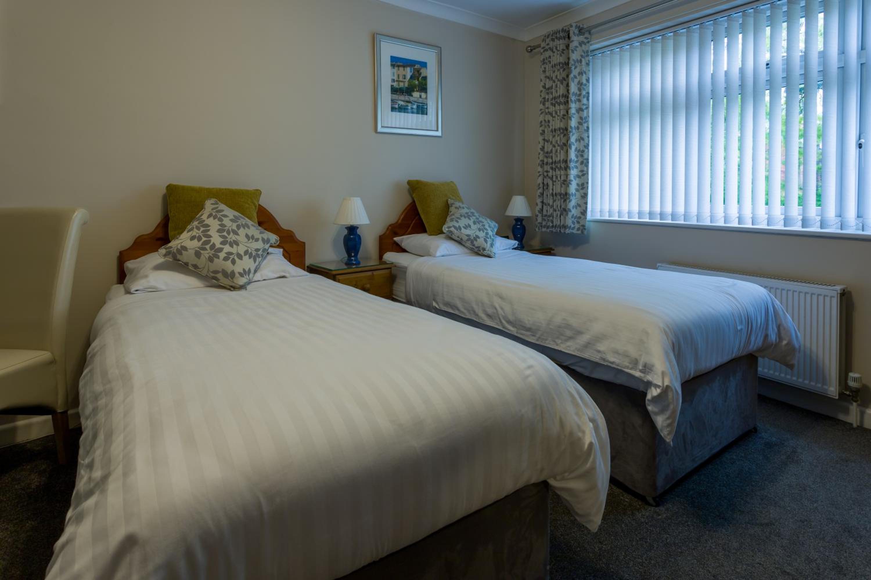 Twin Room - Photo 8