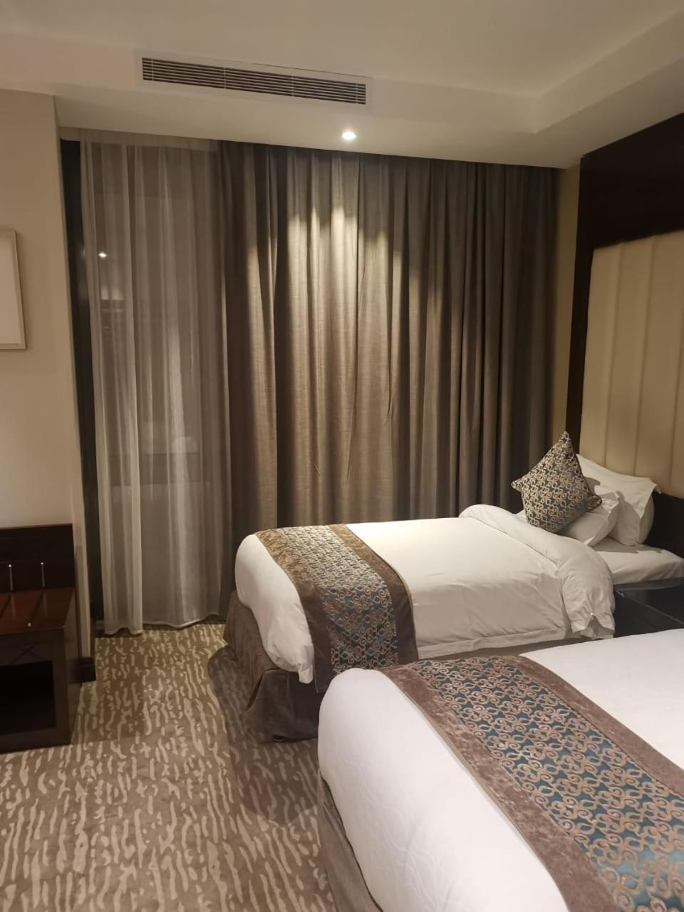 Twin Room with View - Photo 2