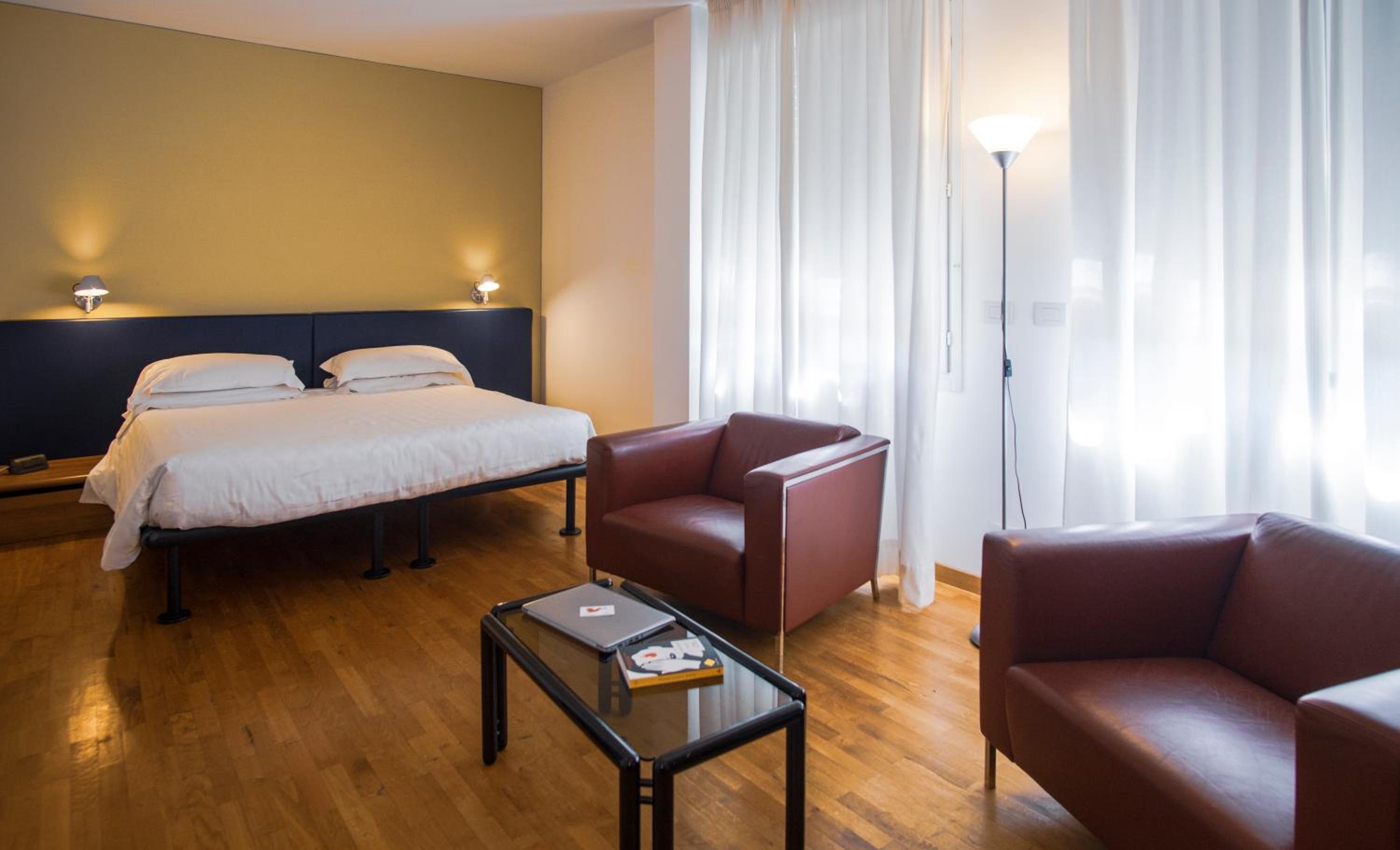 Mistral2 Hotel
