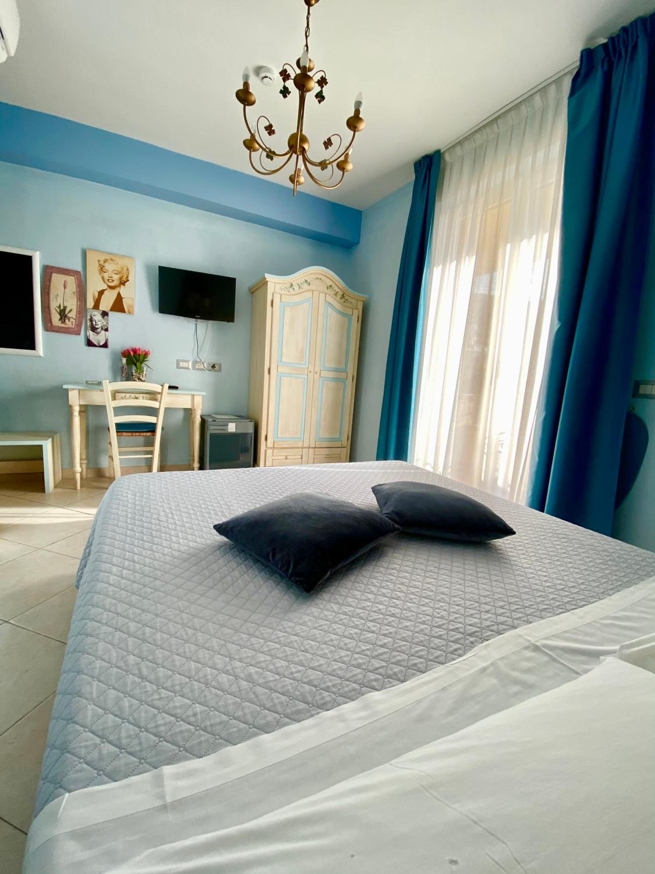 Basic Double or Twin Room photo 2
