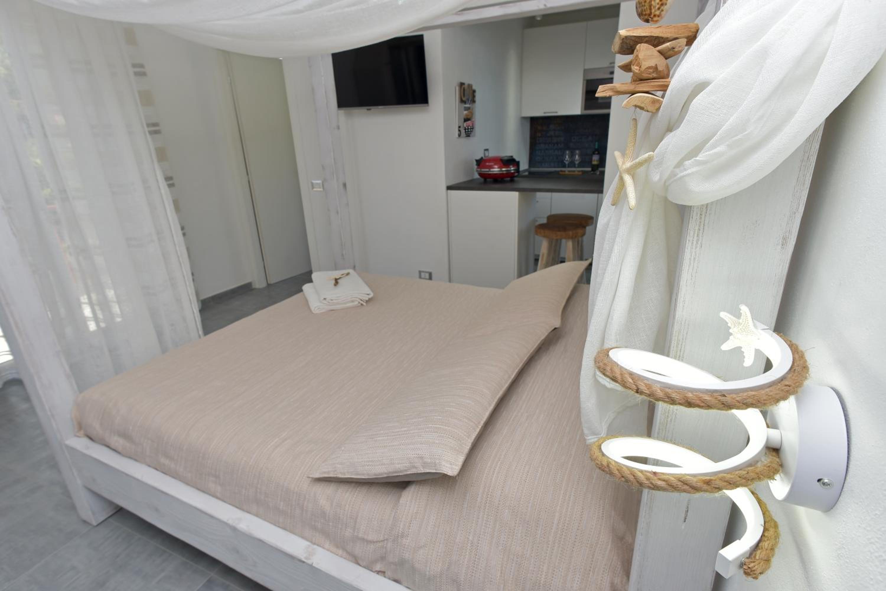 Suite with Terrace - Photo 18