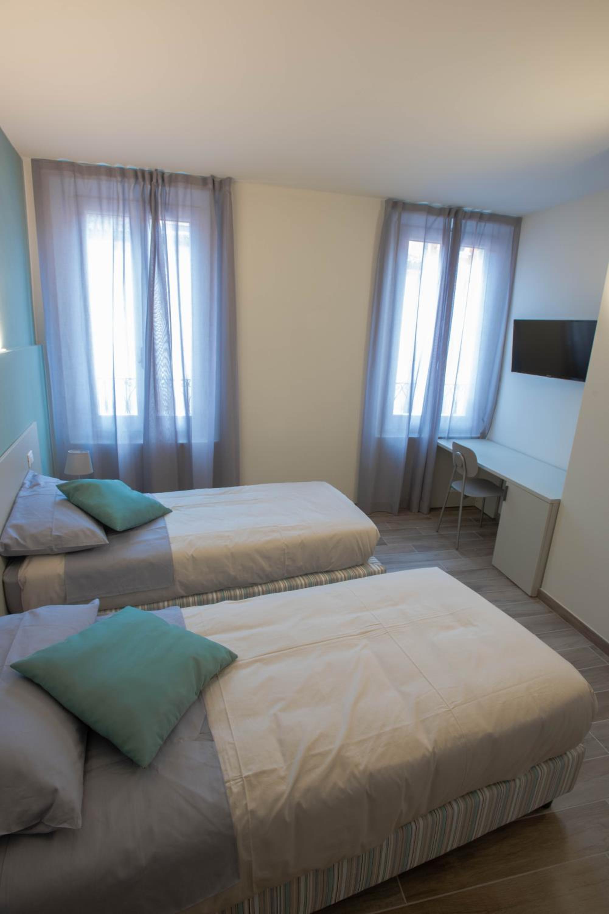 Double or Twin Room photo 3