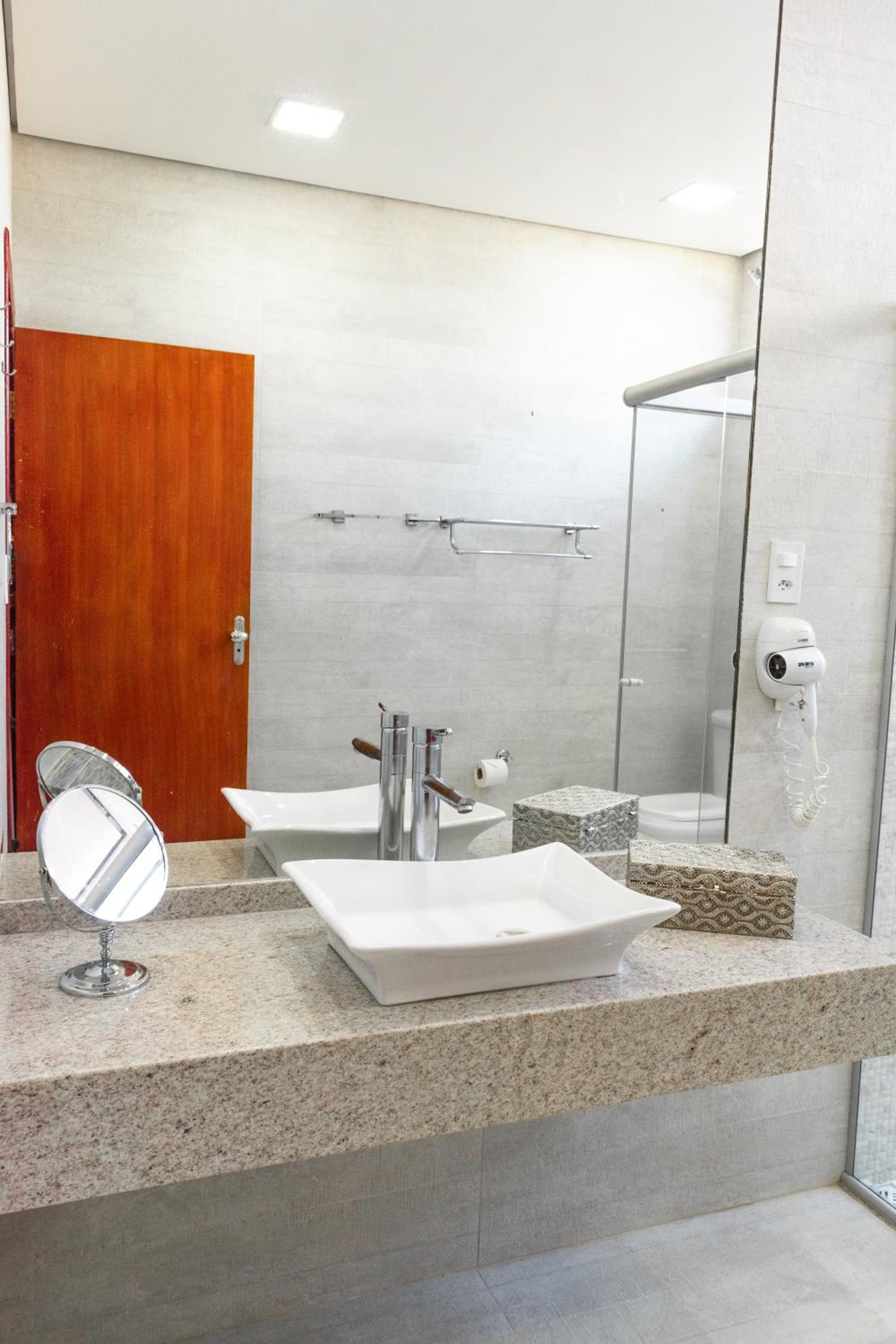 Deluxe Family Suite photo 2