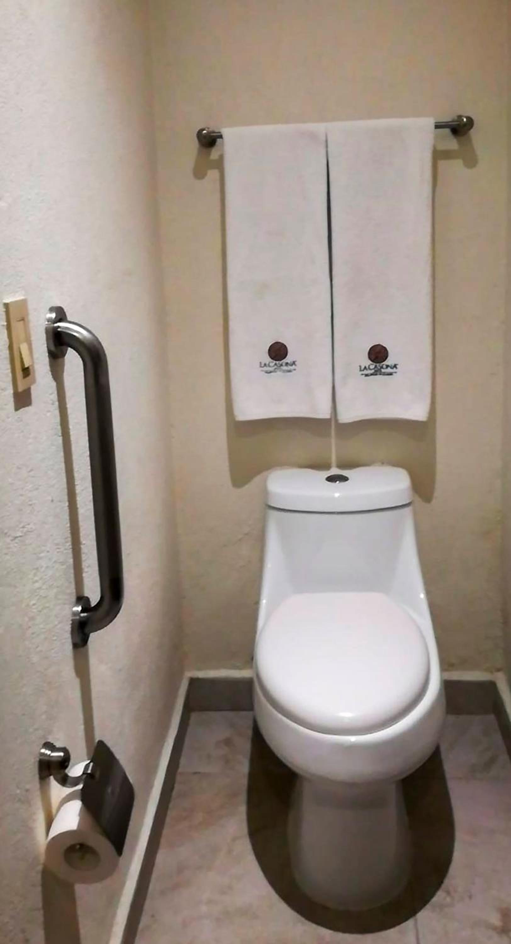 Twin Room - Disability Access photo 3
