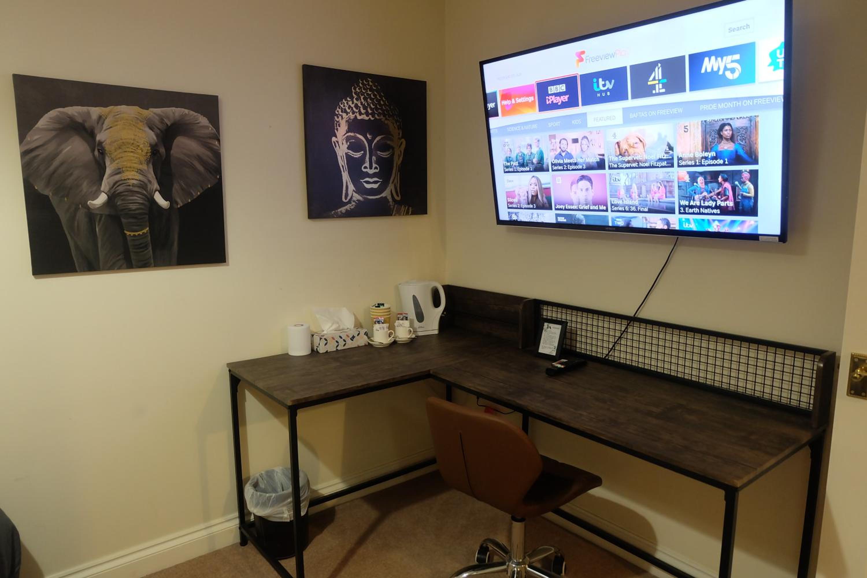 Standard King Room photo 2