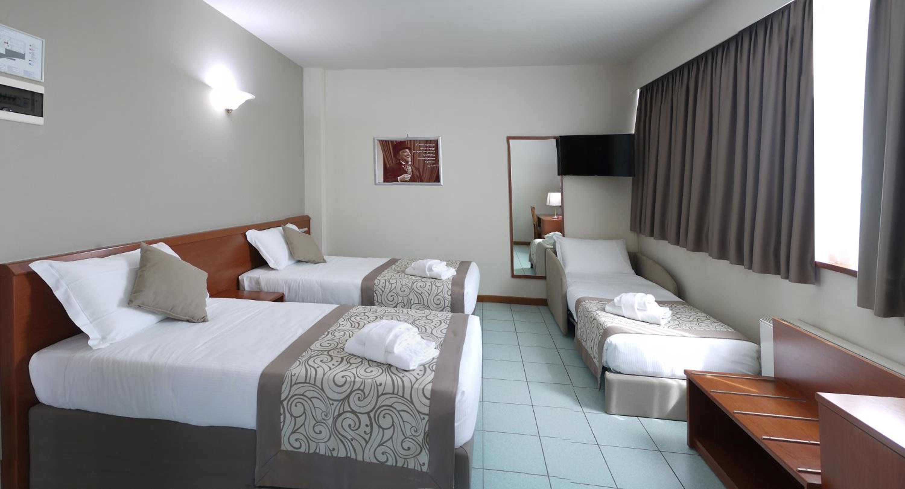 Standard Triple Room - Photo 5