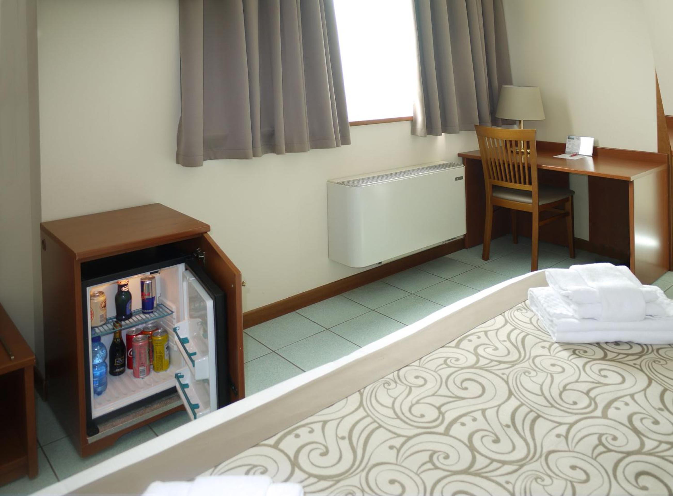 Twin Room - Photo 1