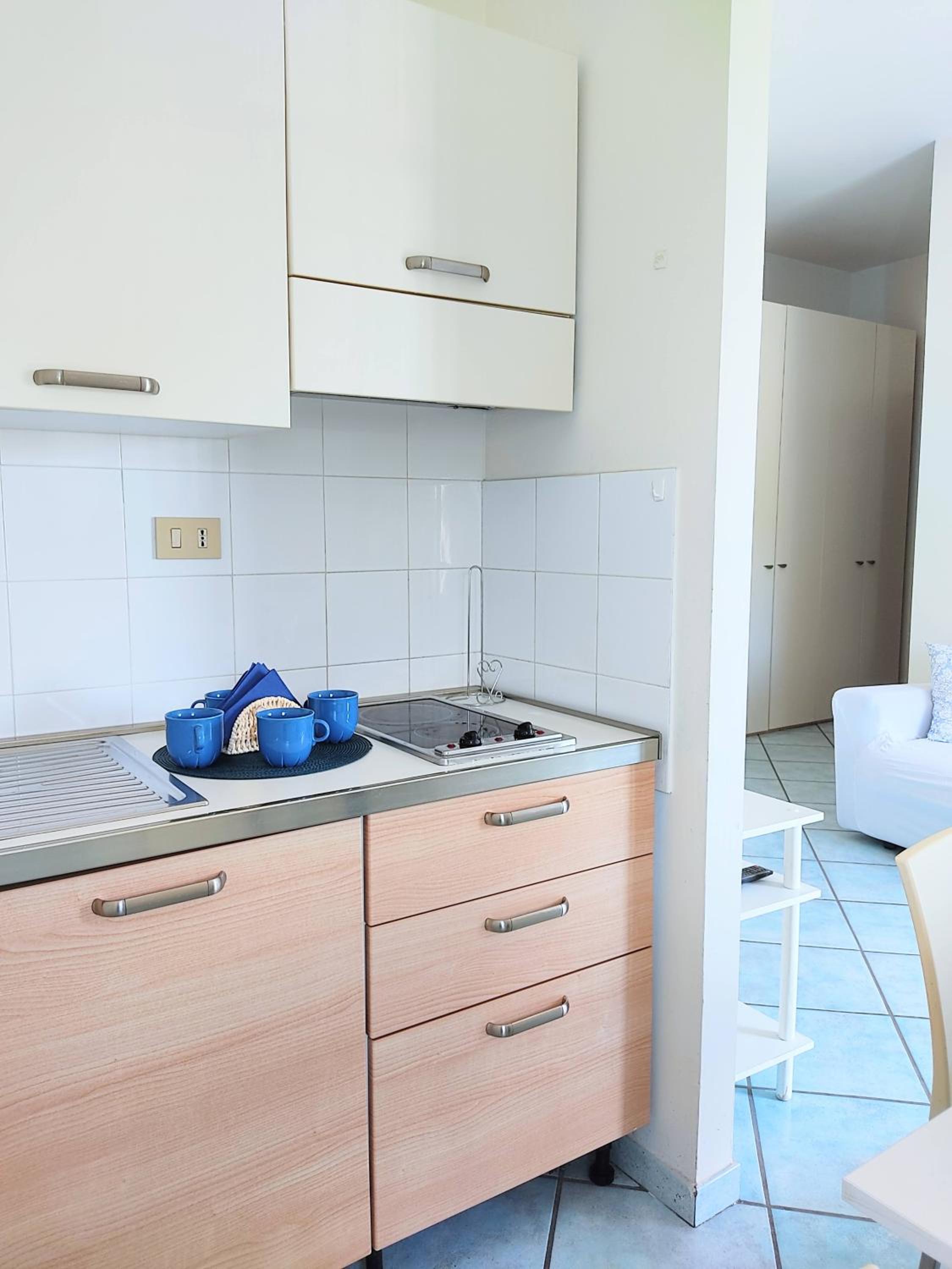 Apartment with Sea View - Photo 6