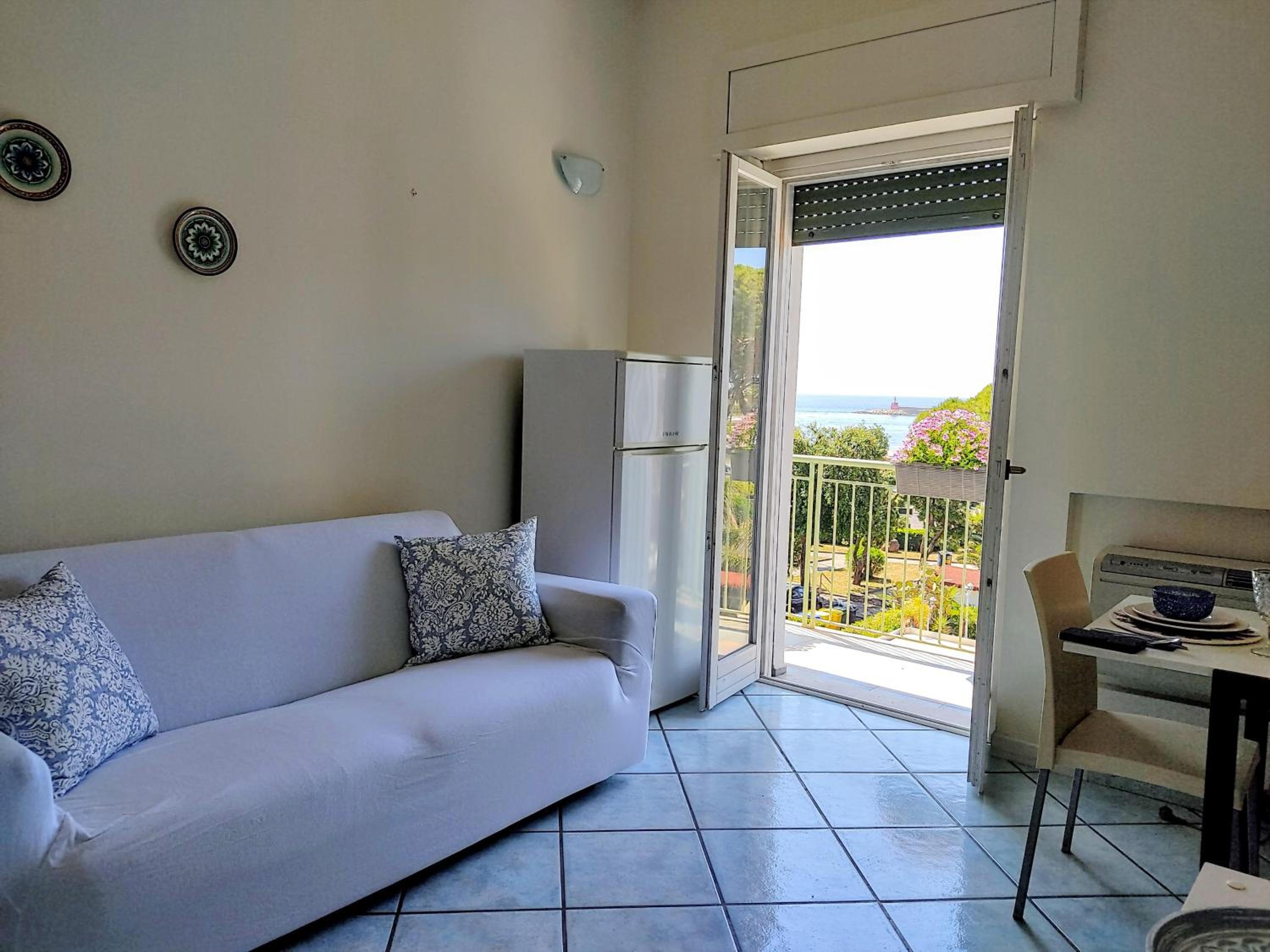 Apartment with Sea View - Photo 11