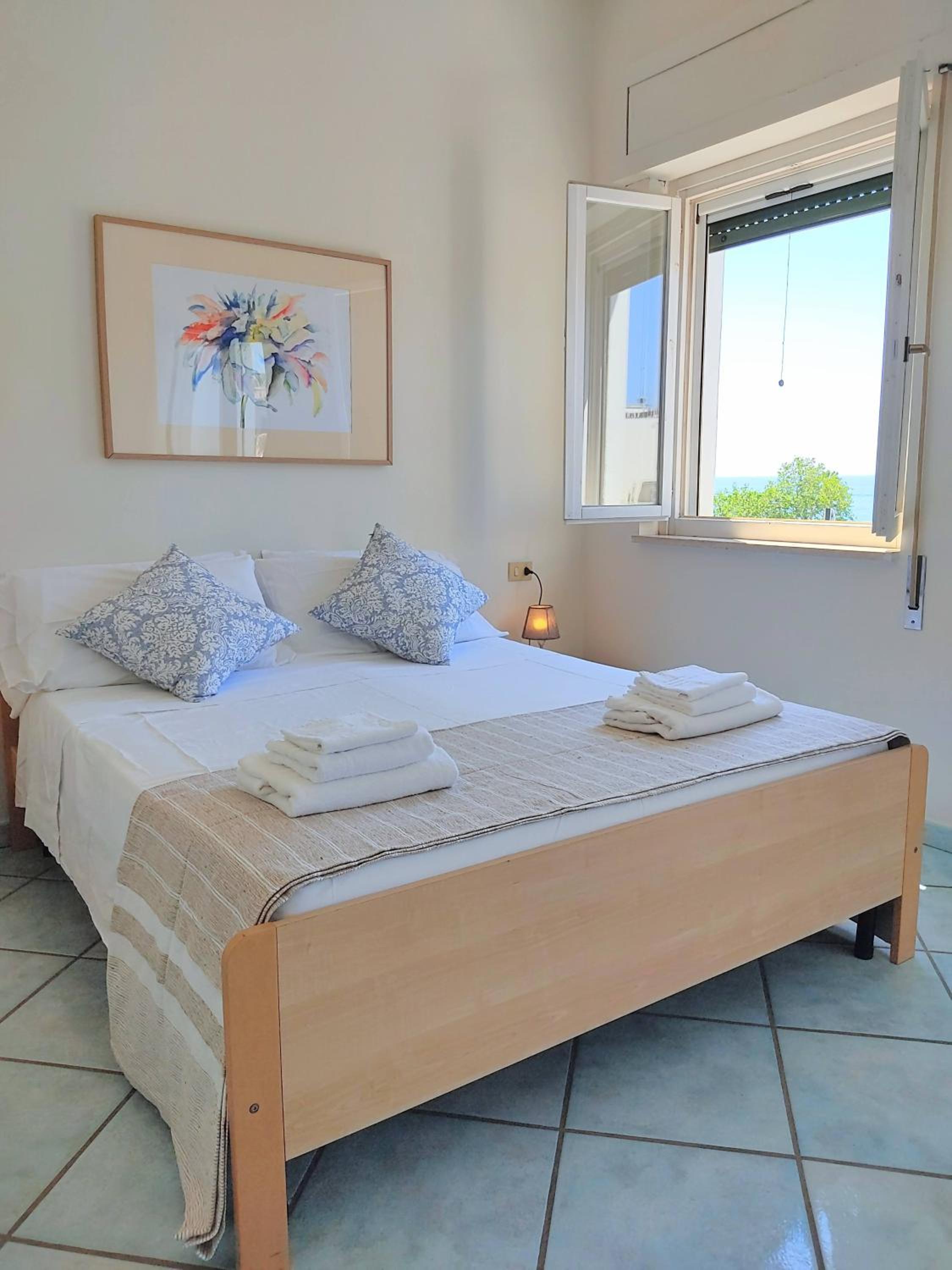 Apartment with Sea View - Photo 3
