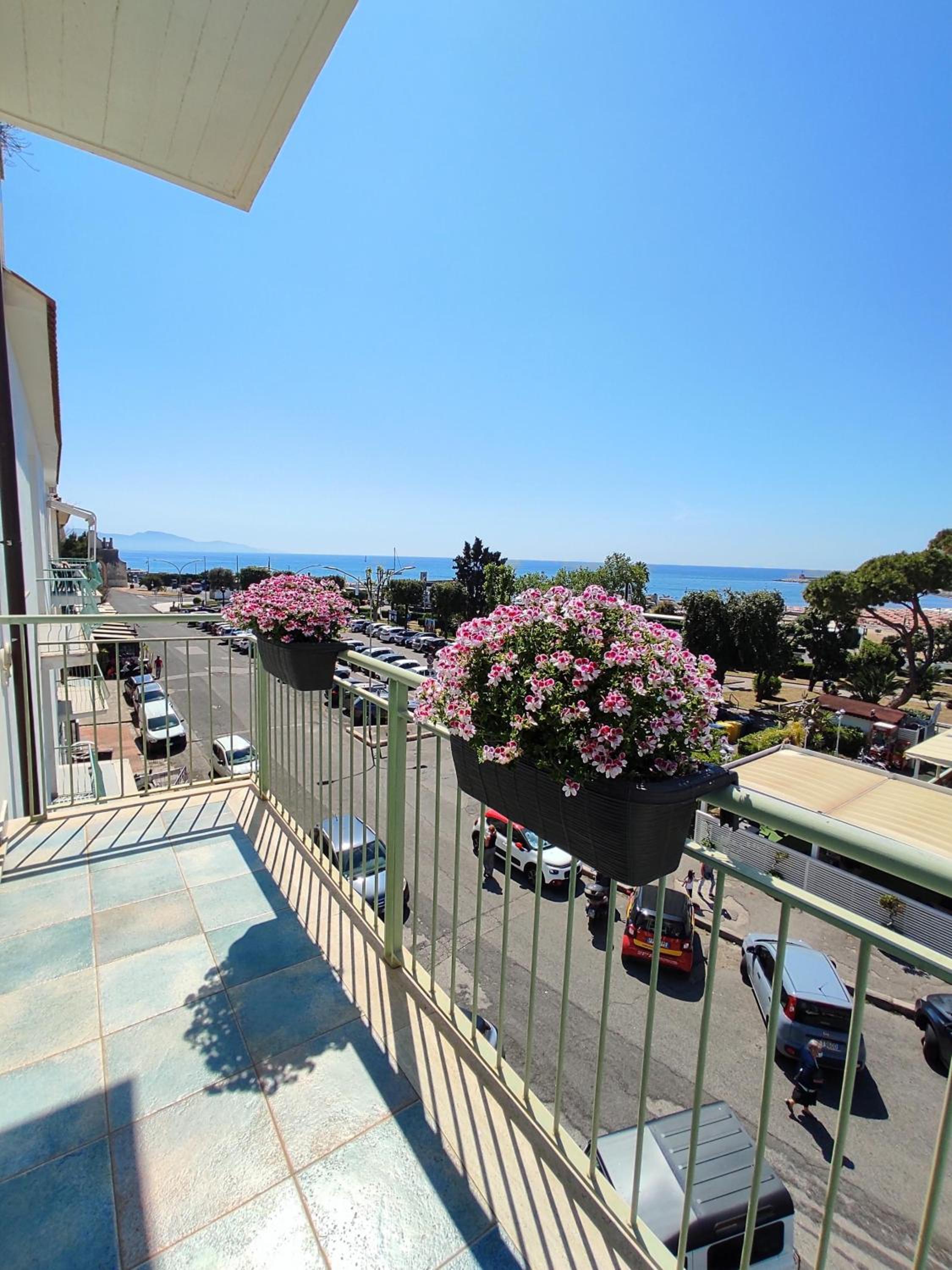 Apartment with Sea View - Photo 13