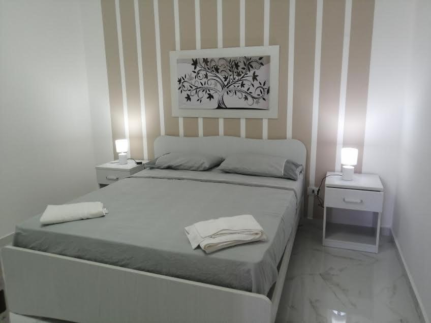 One-Bedroom Apartment - Photo 1