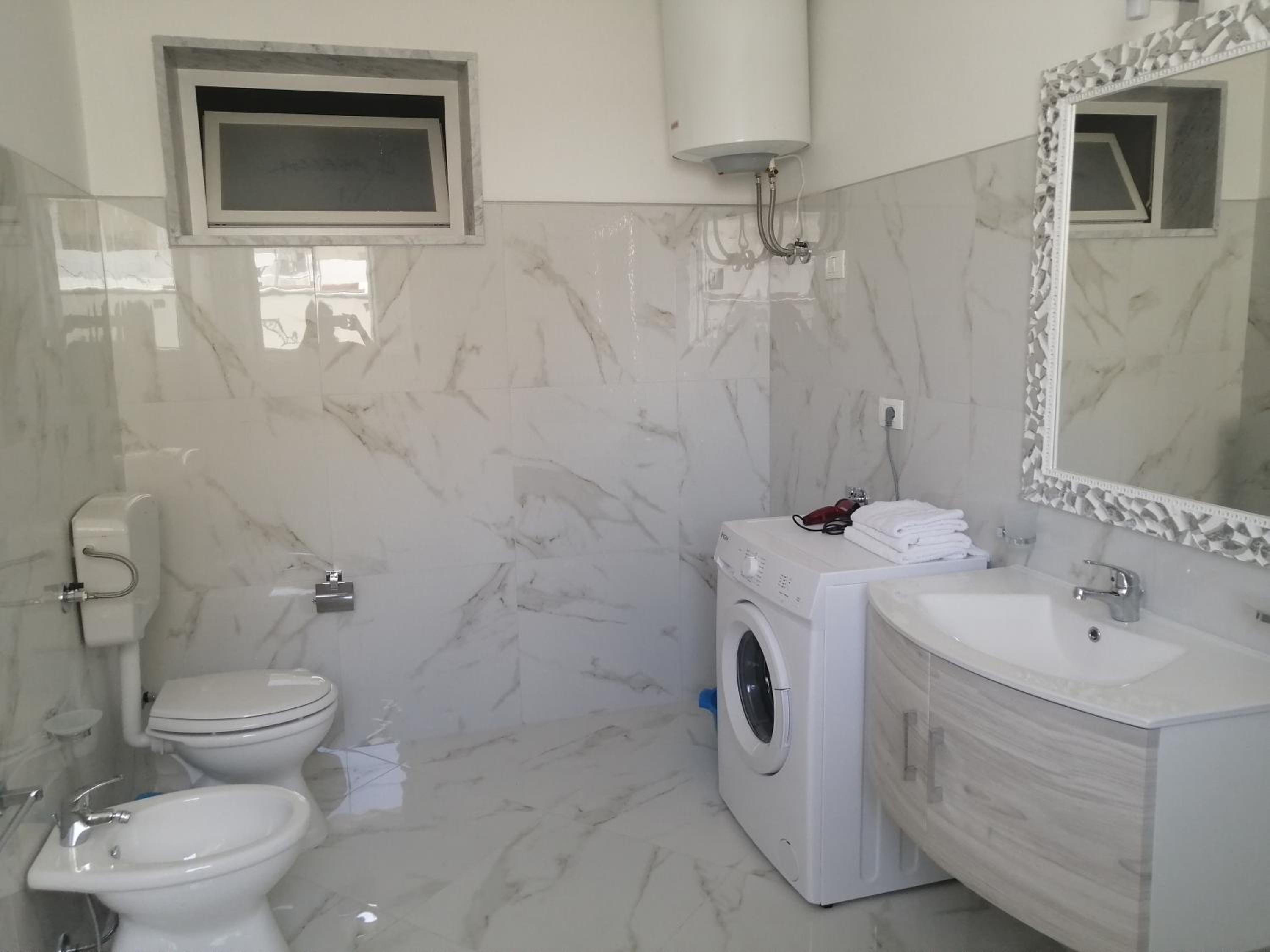 One-Bedroom Apartment - Photo 19