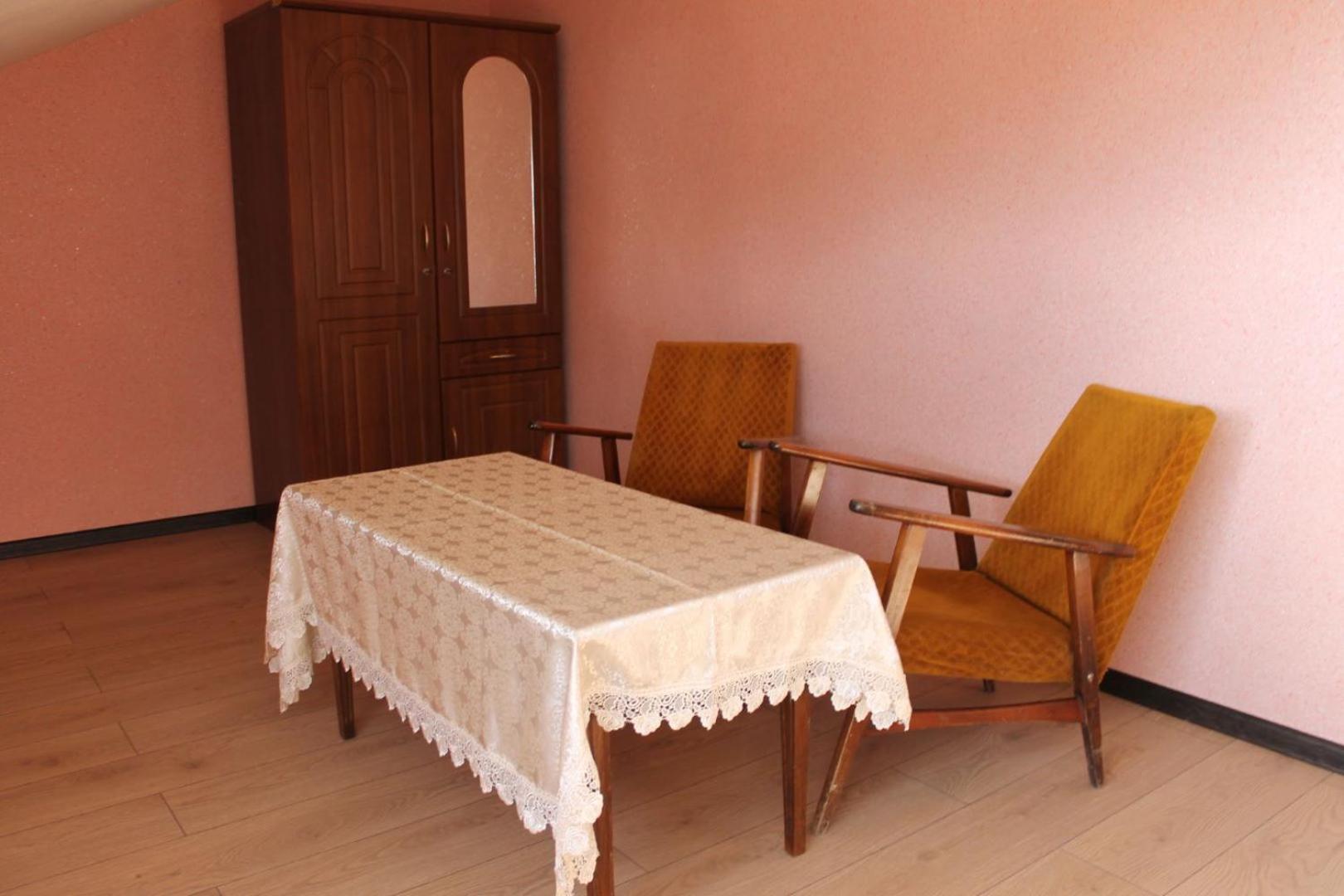 Large Double Room photo 2