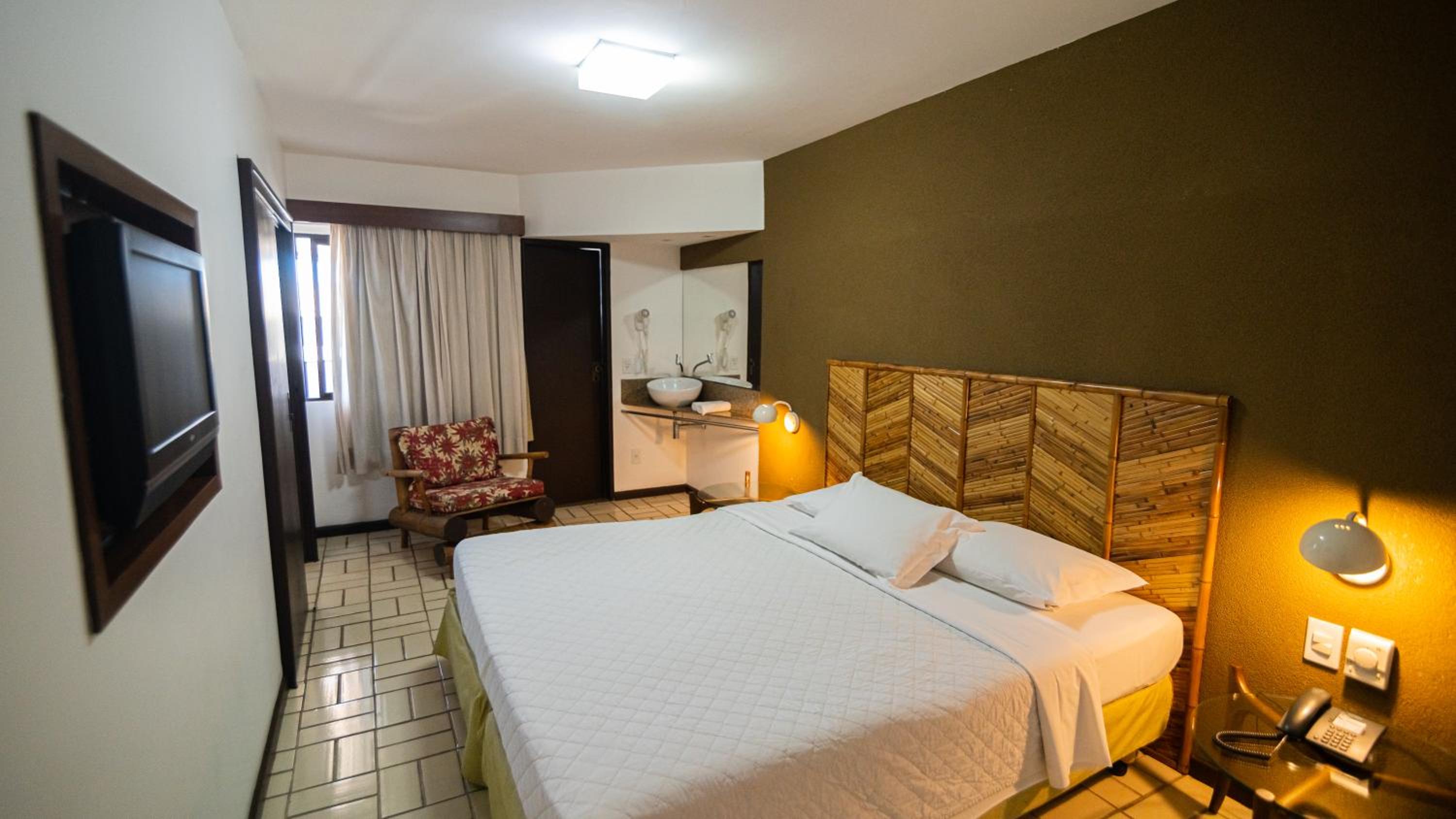 Deluxe Family Suite photo 2