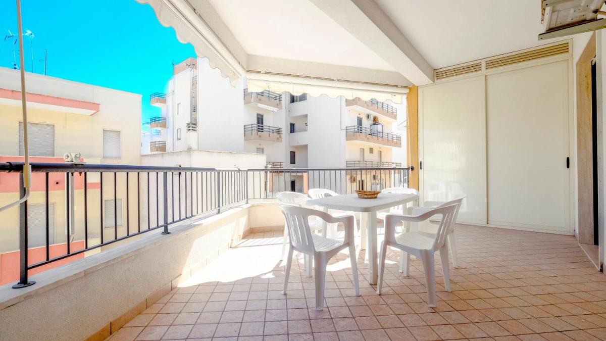 Apartment with Balcony