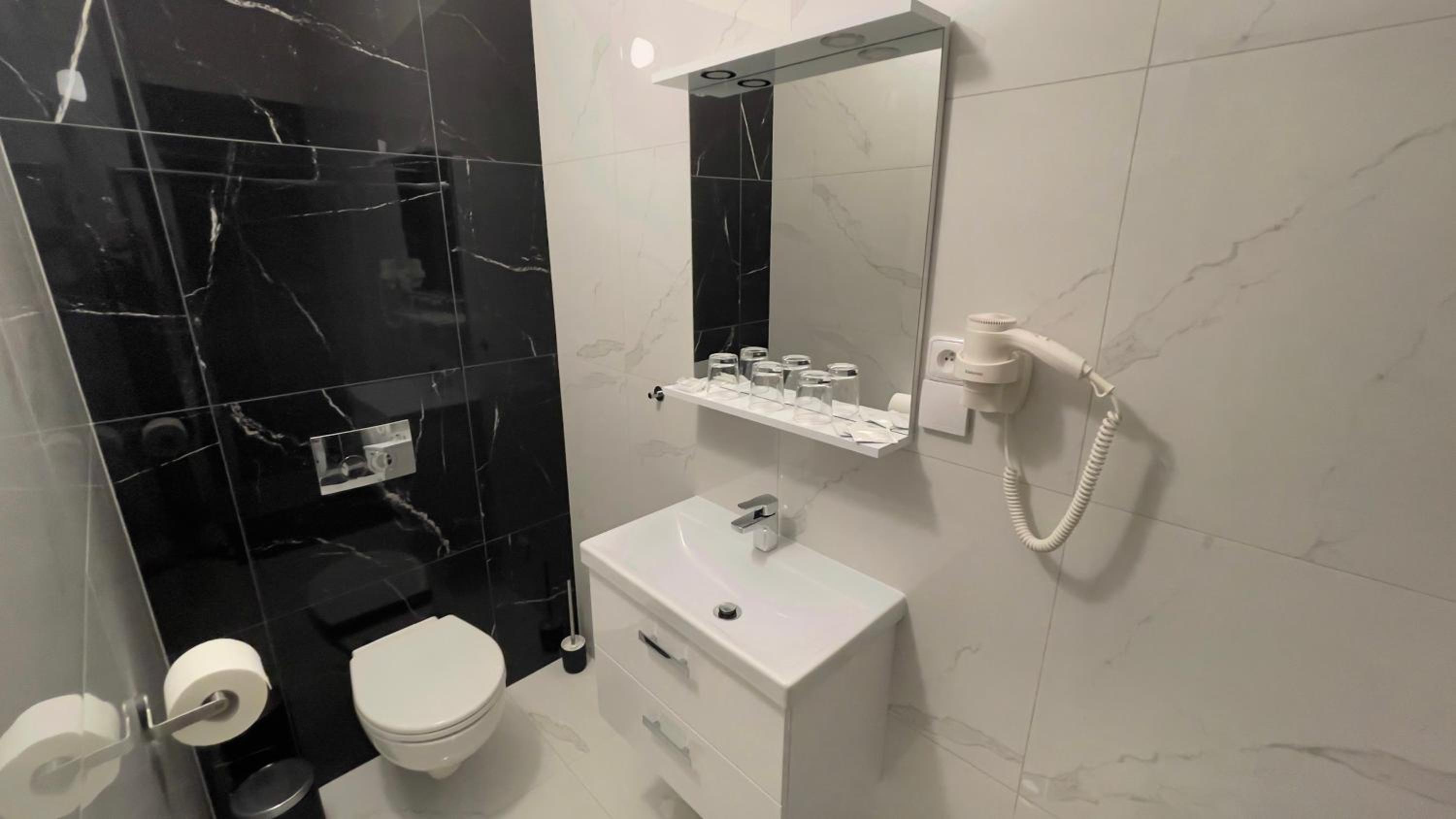 One-Bedroom Apartment - Photo 4